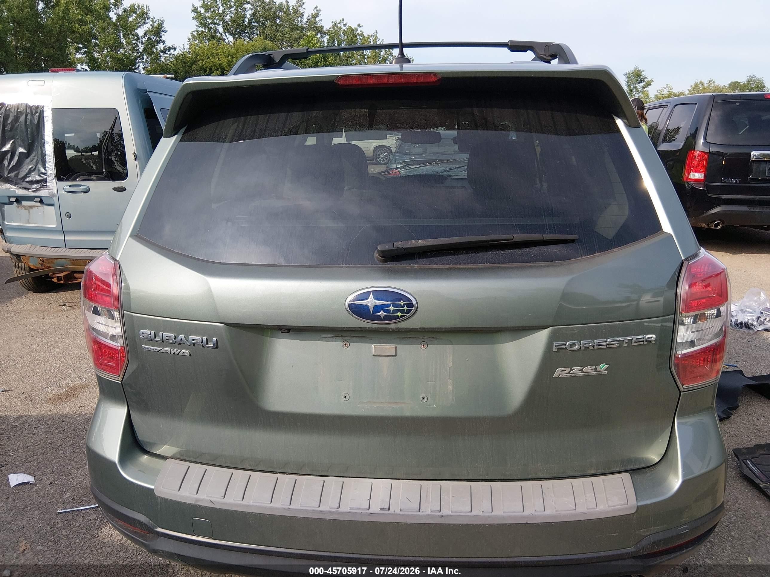 2015 Subaru Forester 2.5i Touring Green vin: JF2SJAWC7FH547257