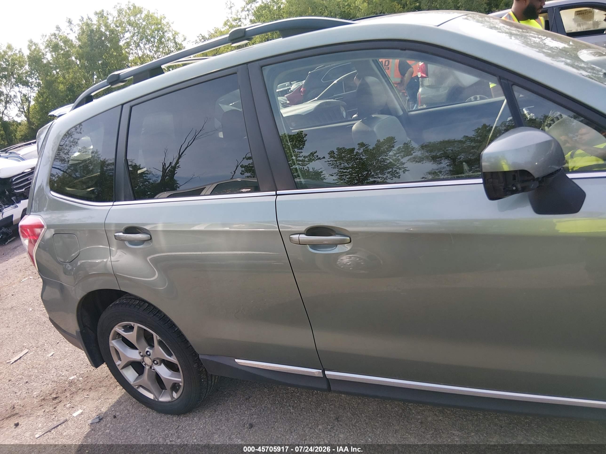 2015 Subaru Forester 2.5i Touring Green vin: JF2SJAWC7FH547257