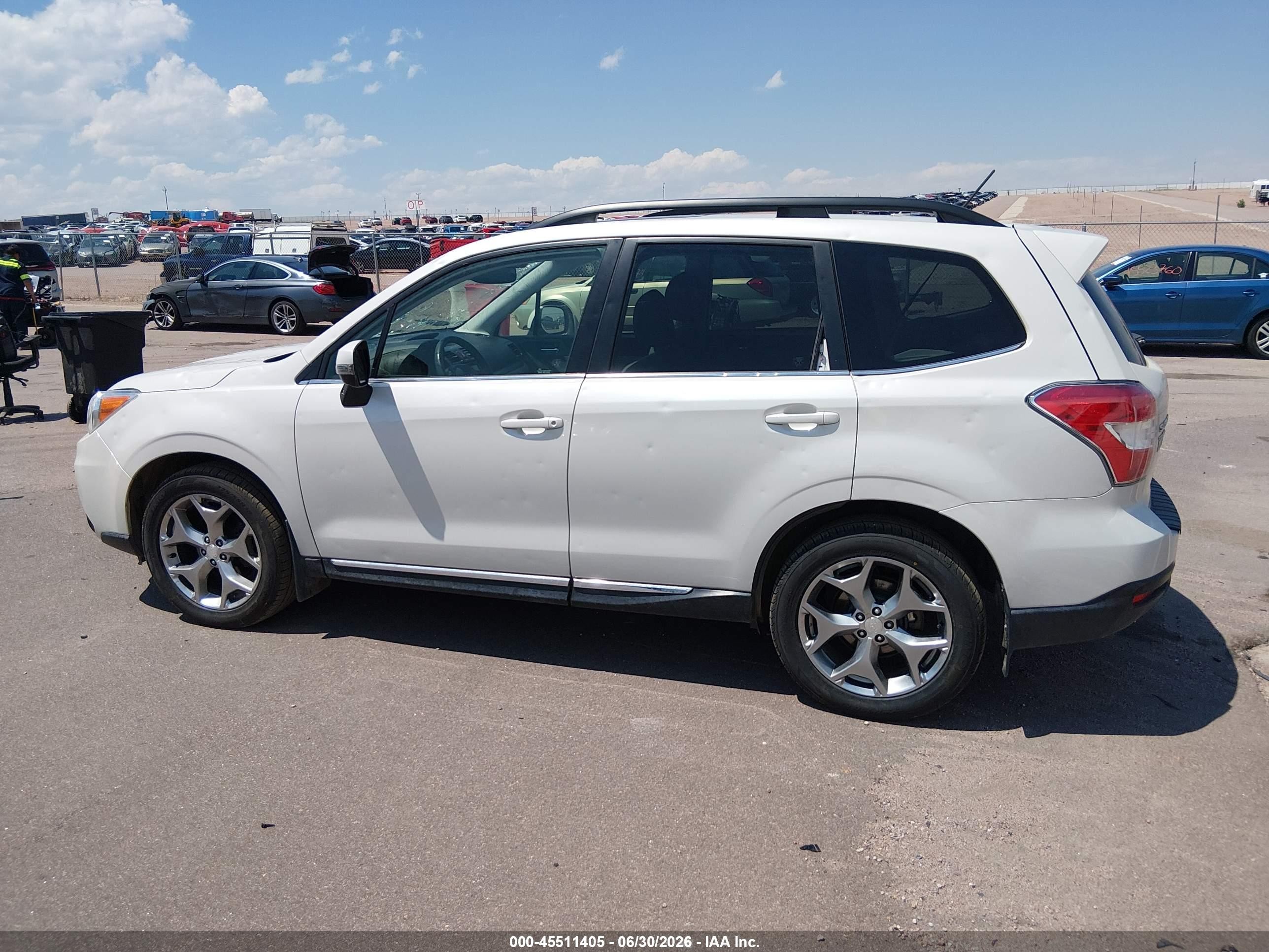2015 Subaru Forester 2.5i Touring White vin: JF2SJAWC7FH837952