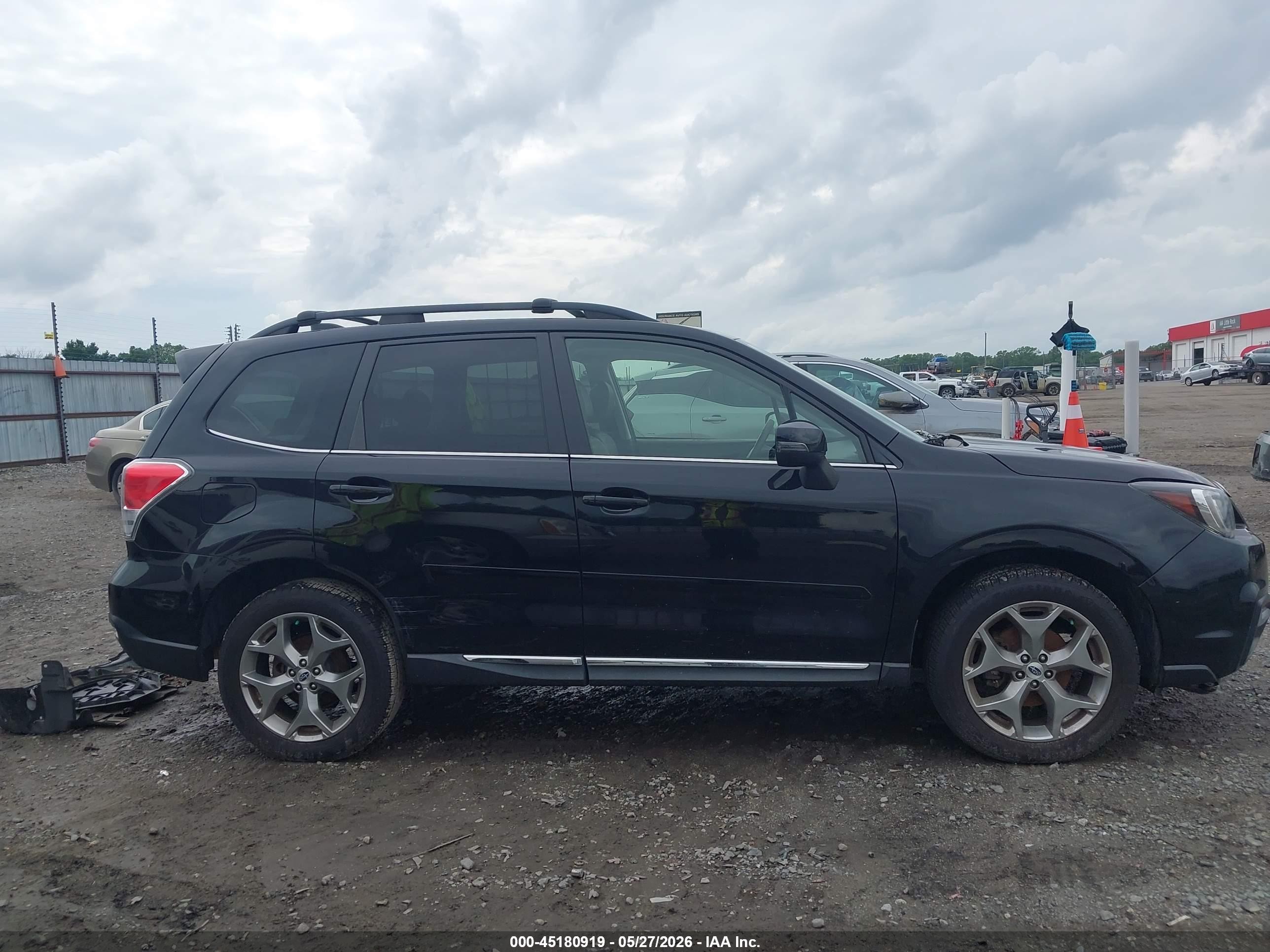 2017 Subaru Forester 2.5i Touring Black vin: JF2SJAWC8HH428328