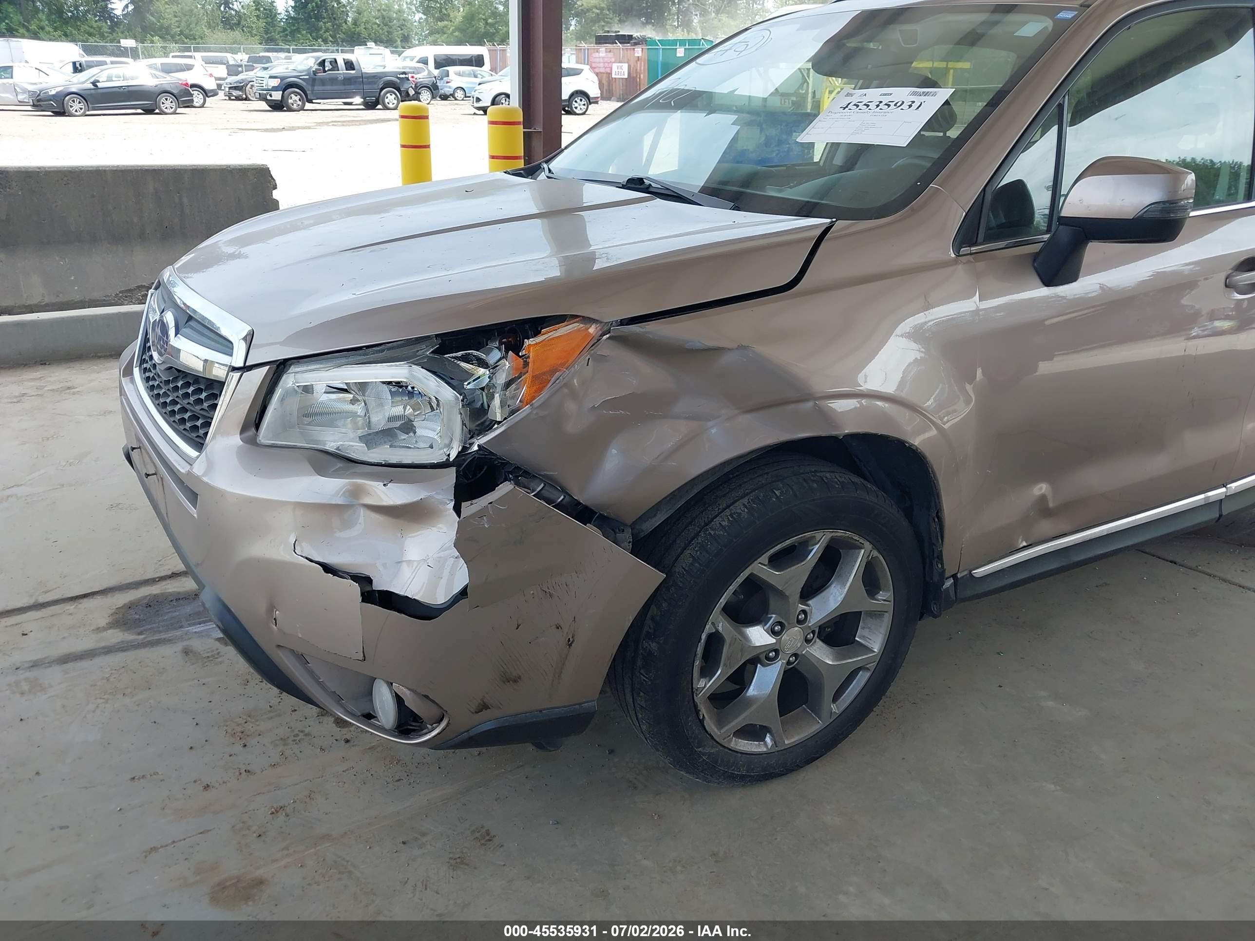 2015 Subaru Forester 2.5i Touring Champagne vin: JF2SJAWC9FH517998