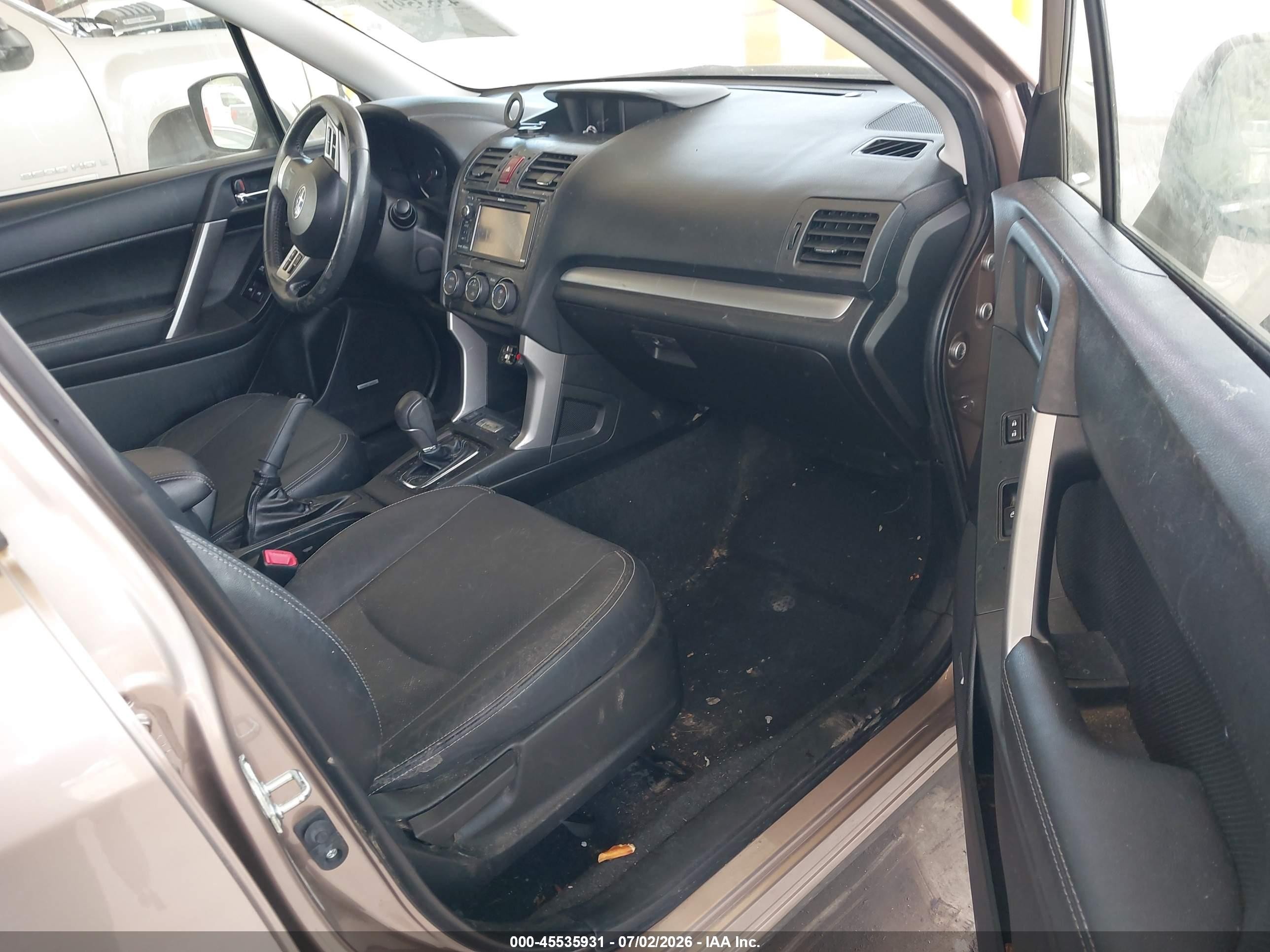 2015 Subaru Forester 2.5i Touring Champagne vin: JF2SJAWC9FH517998