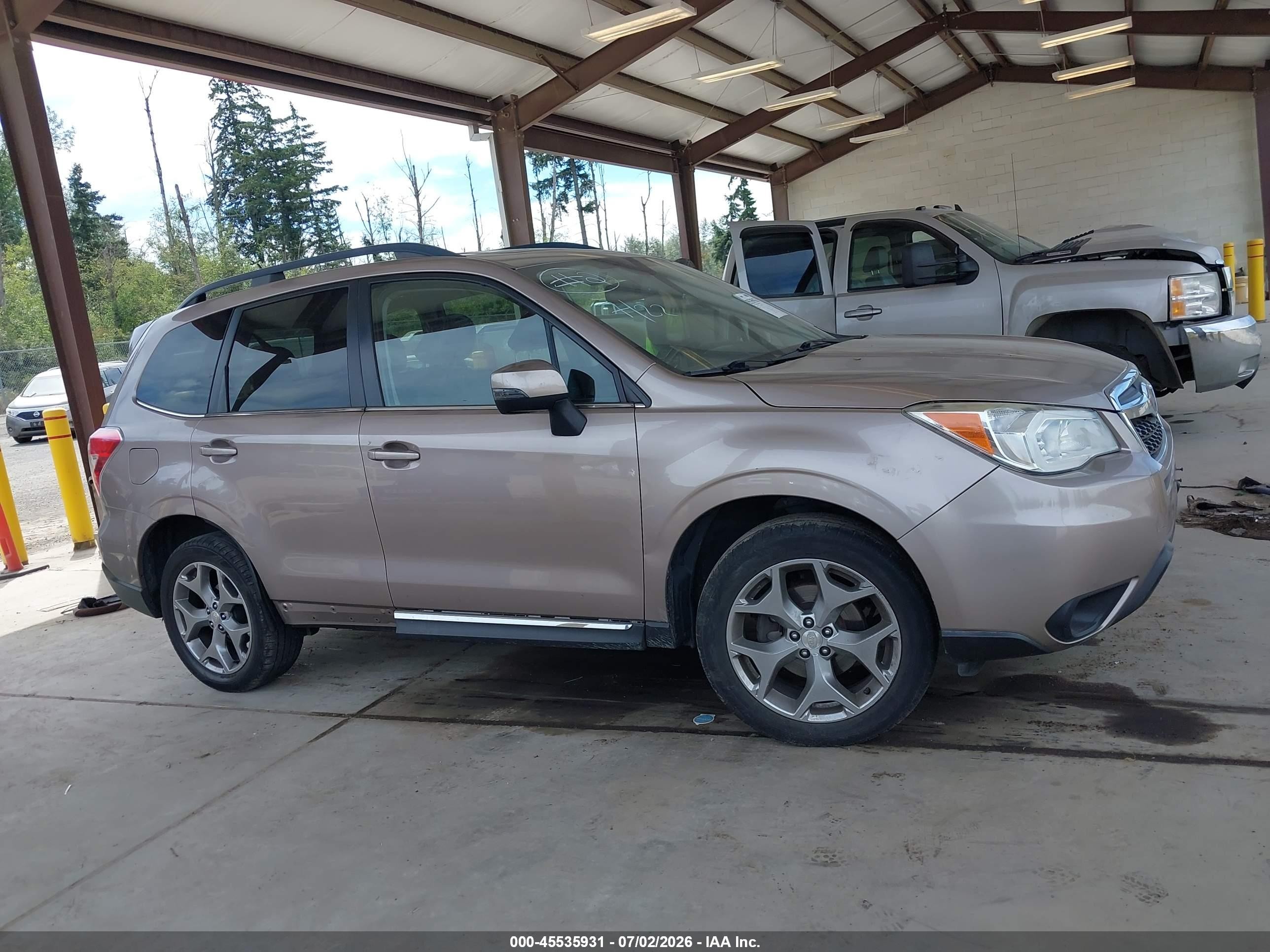 2015 Subaru Forester 2.5i Touring Champagne vin: JF2SJAWC9FH517998