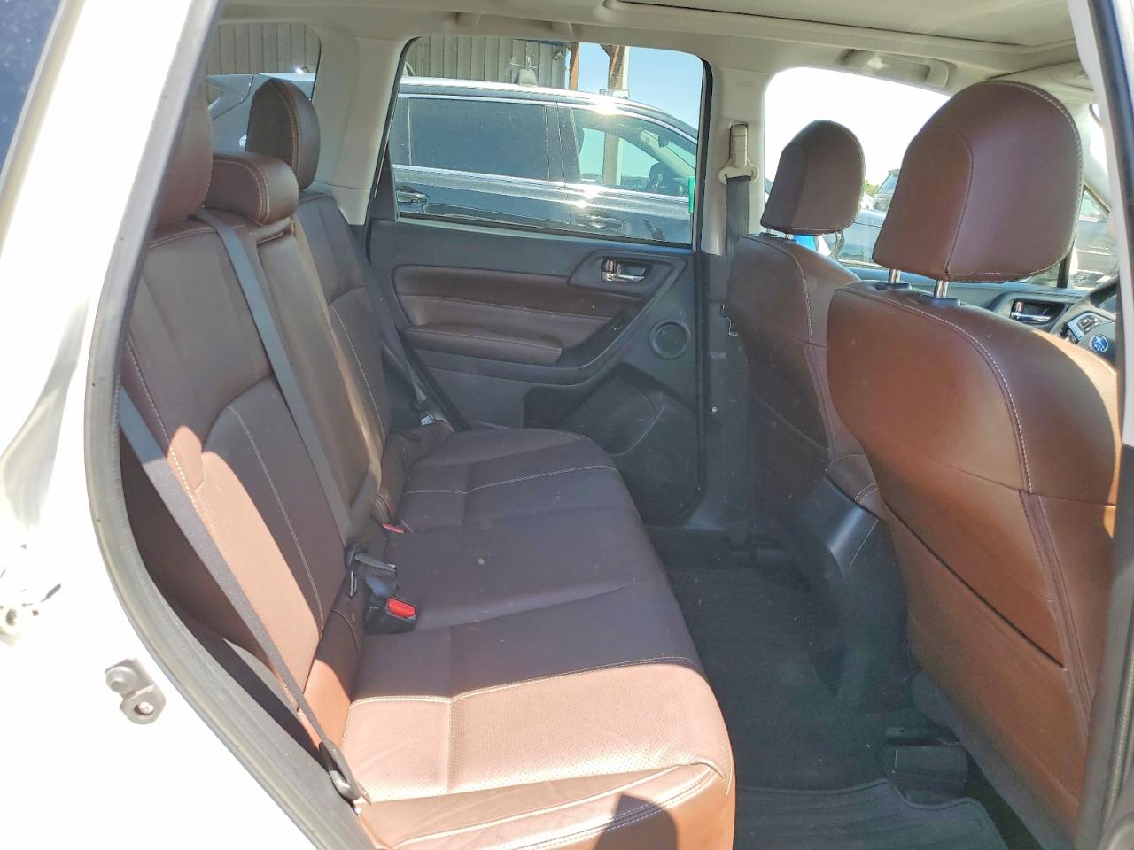 2018 Subaru Forester 2.5i Touring White vin: JF2SJAWC9JH503768