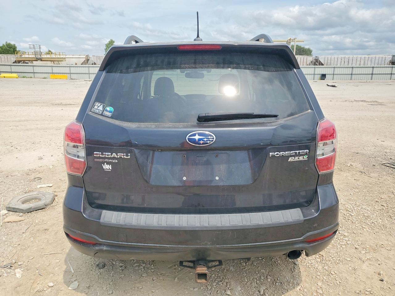 2015 Subaru Forester 2.5i Touring Black vin: JF2SJAWCXFH493856