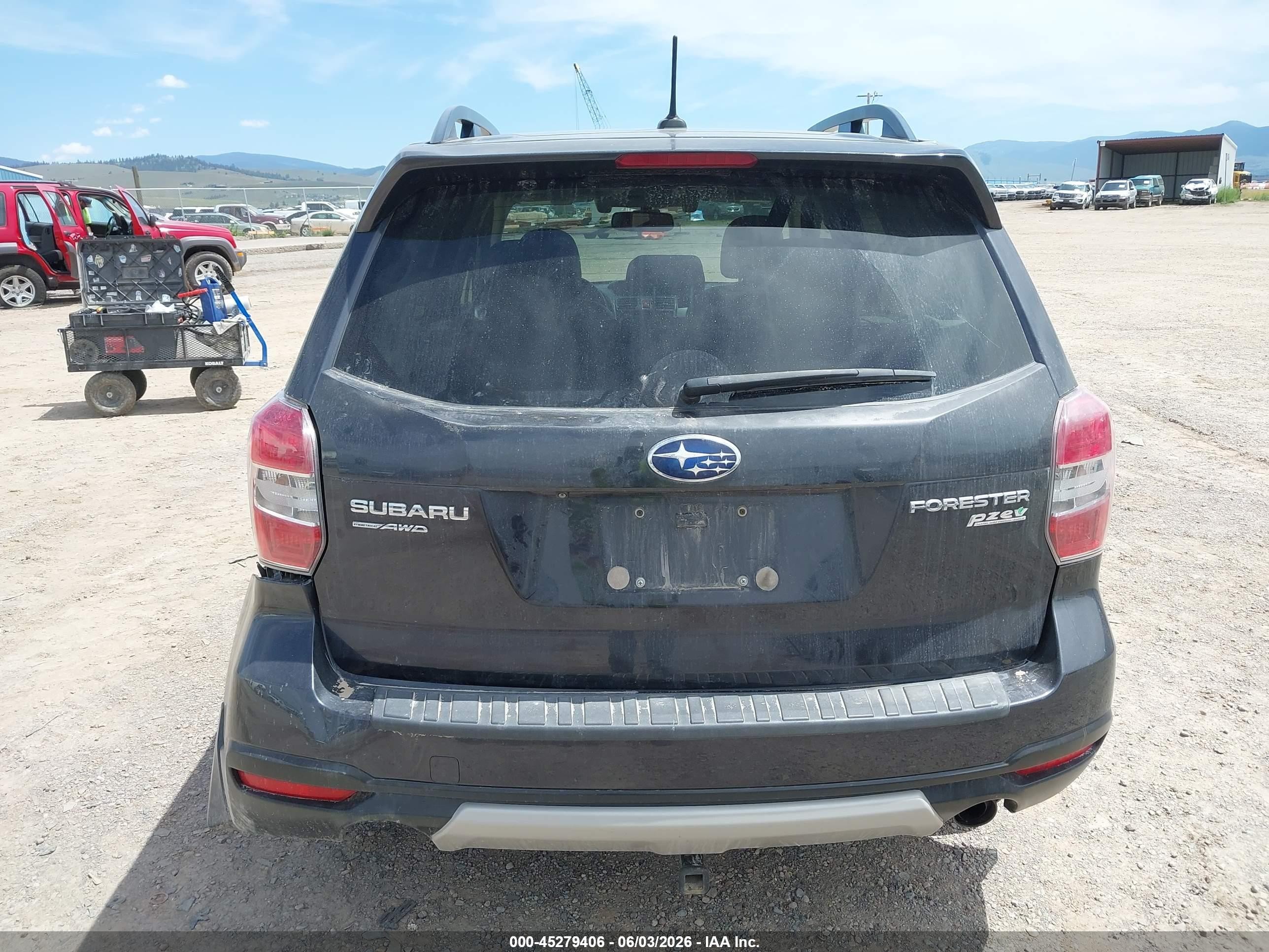 2015 Subaru Forester 2.5i Touring Gray vin: JF2SJAWCXFH542537