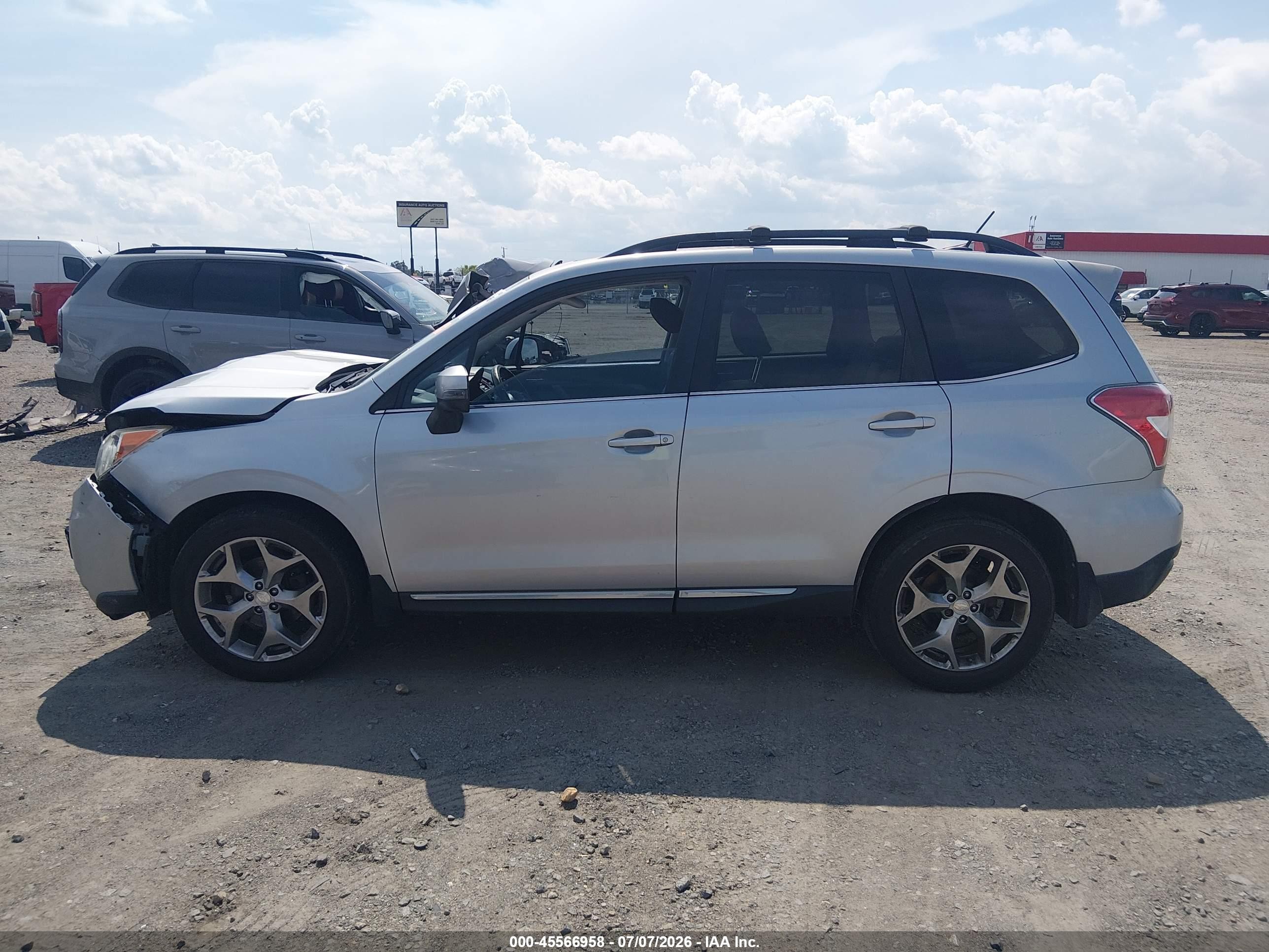 2015 Subaru Forester 2.5i Touring Silver vin: JF2SJAWCXFH579880