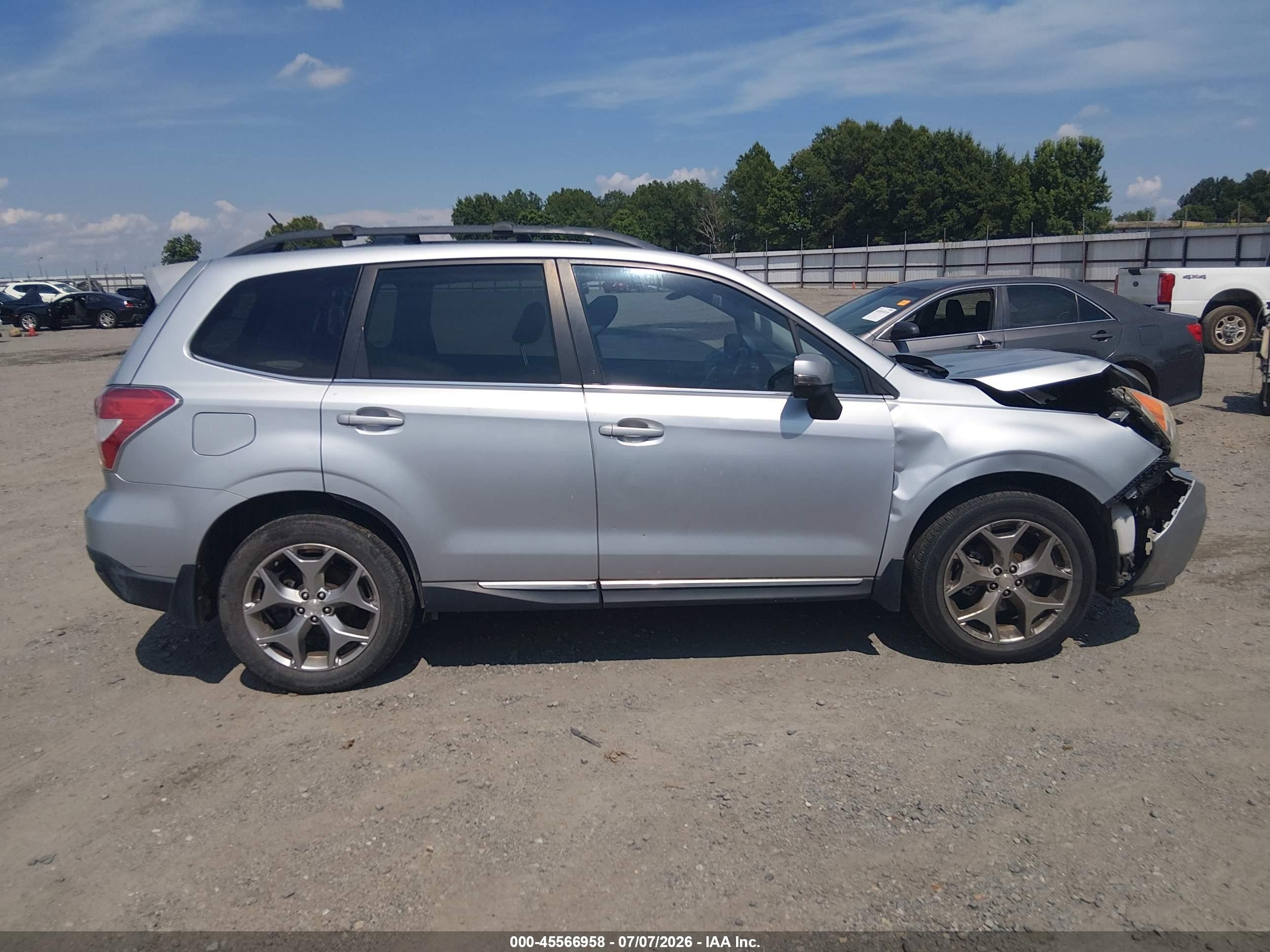 2015 Subaru Forester 2.5i Touring Silver vin: JF2SJAWCXFH579880