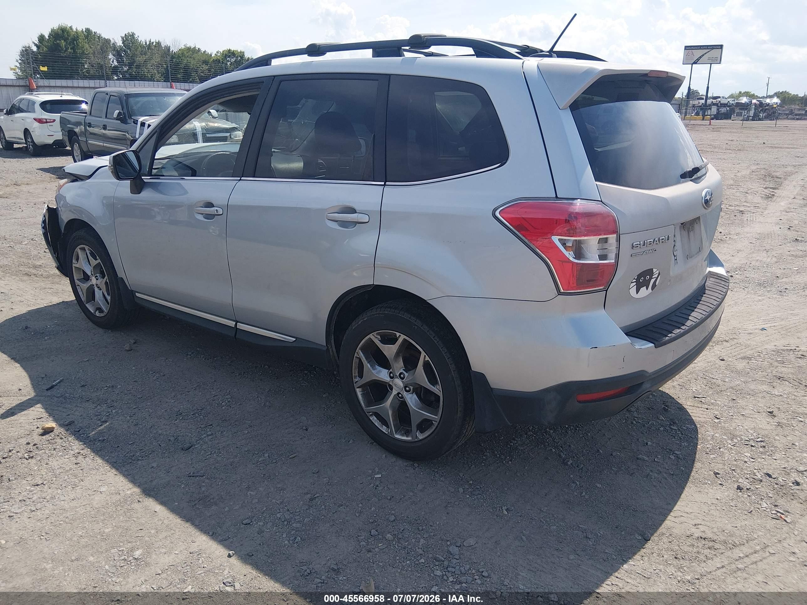 2015 Subaru Forester 2.5i Touring Silver vin: JF2SJAWCXFH579880