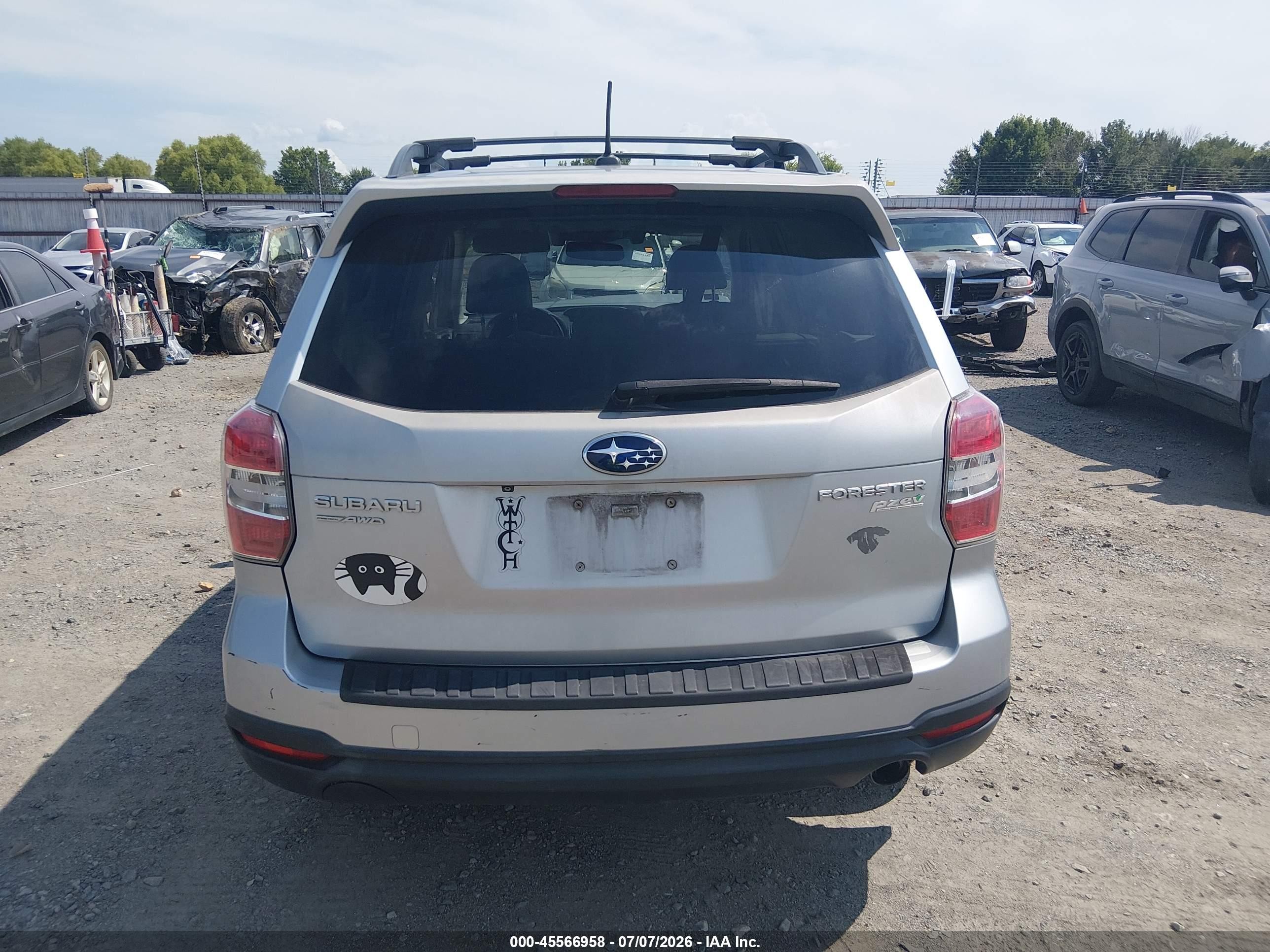 2015 Subaru Forester 2.5i Touring Silver vin: JF2SJAWCXFH579880