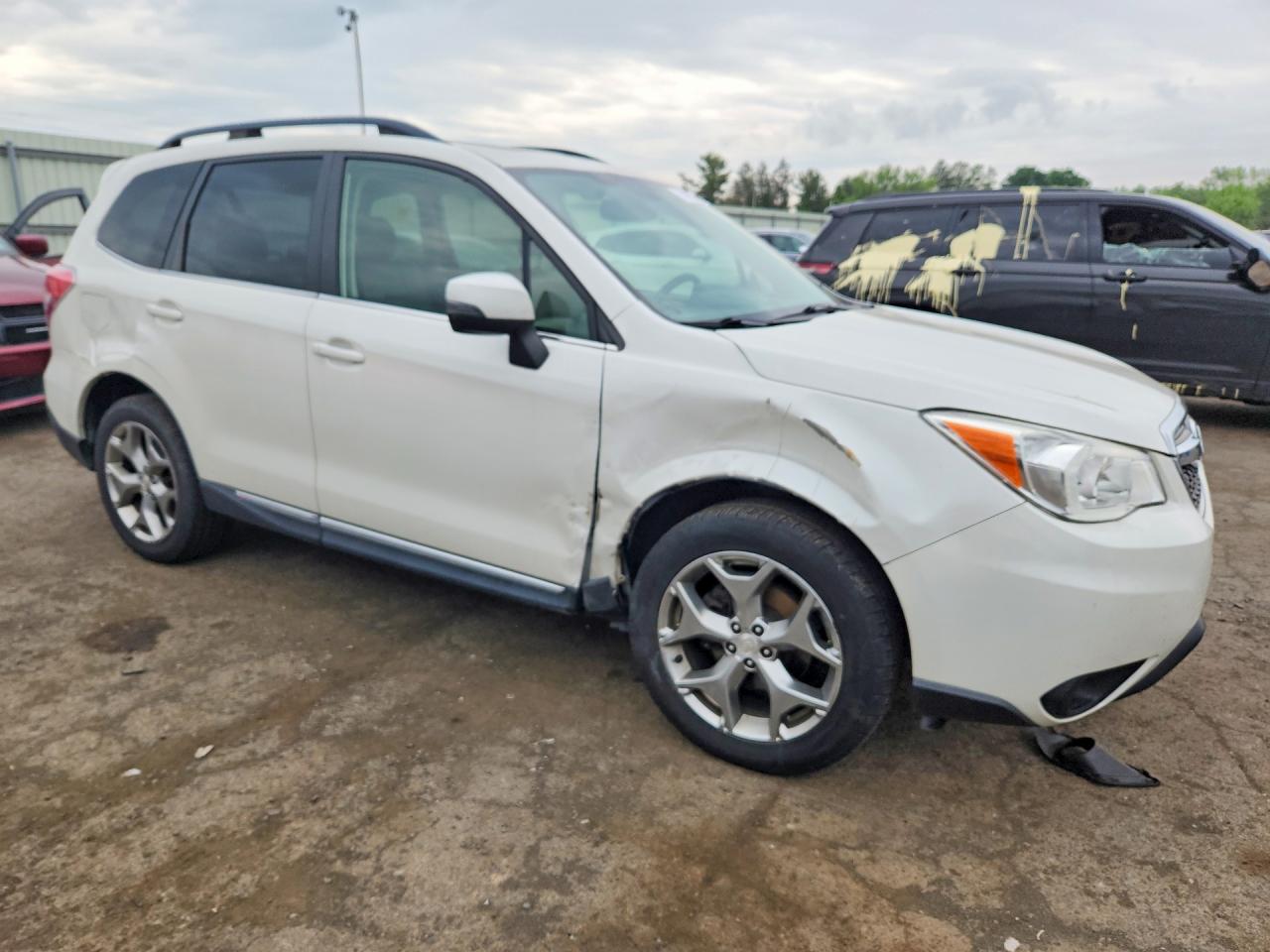 2016 Subaru Forester 2.5i Touring White vin: JF2SJAXC9GH416444