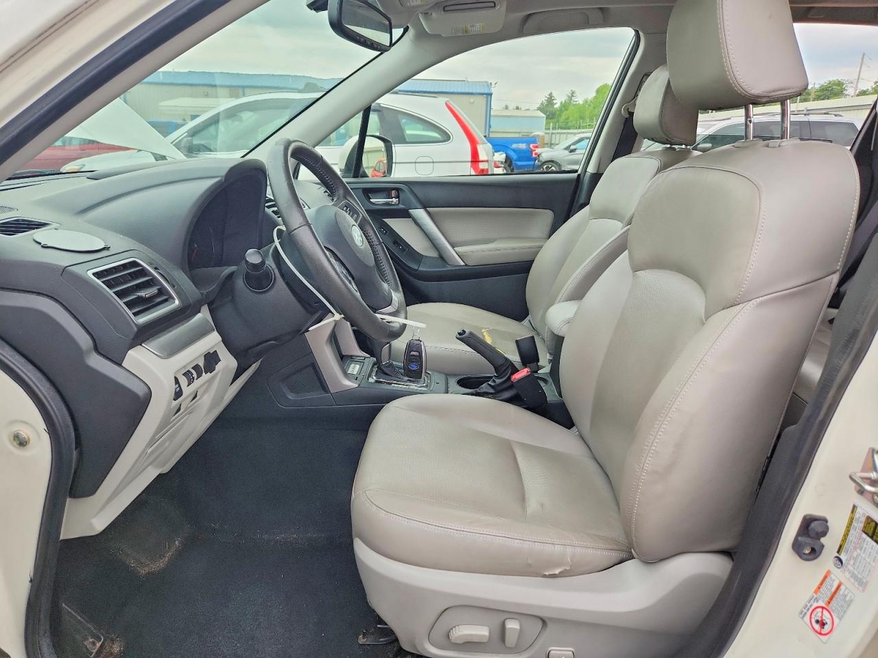 2016 Subaru Forester 2.5i Touring White vin: JF2SJAXC9GH416444