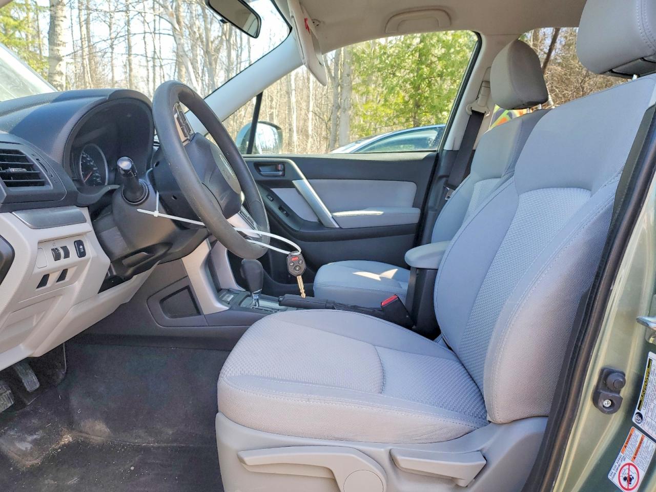 2014 Subaru Forester 2.5i Зеленый vin: JF2SJCAC1EH437516