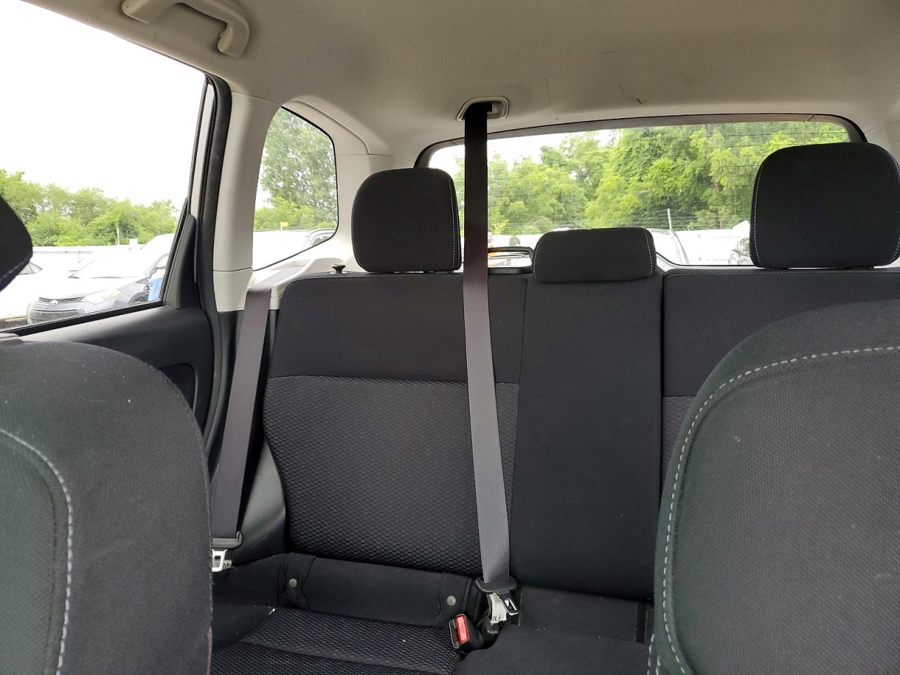 2014 Subaru Forester 2.5i Silver vin: JF2SJCAC4EH423495