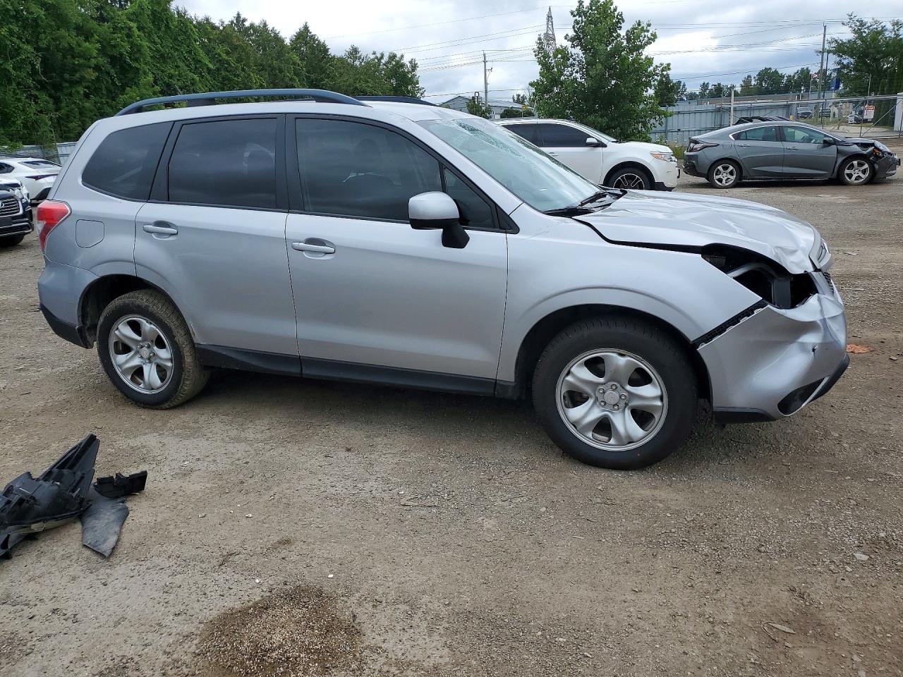 2014 Subaru Forester 2.5i Silver vin: JF2SJCAC4EH423495