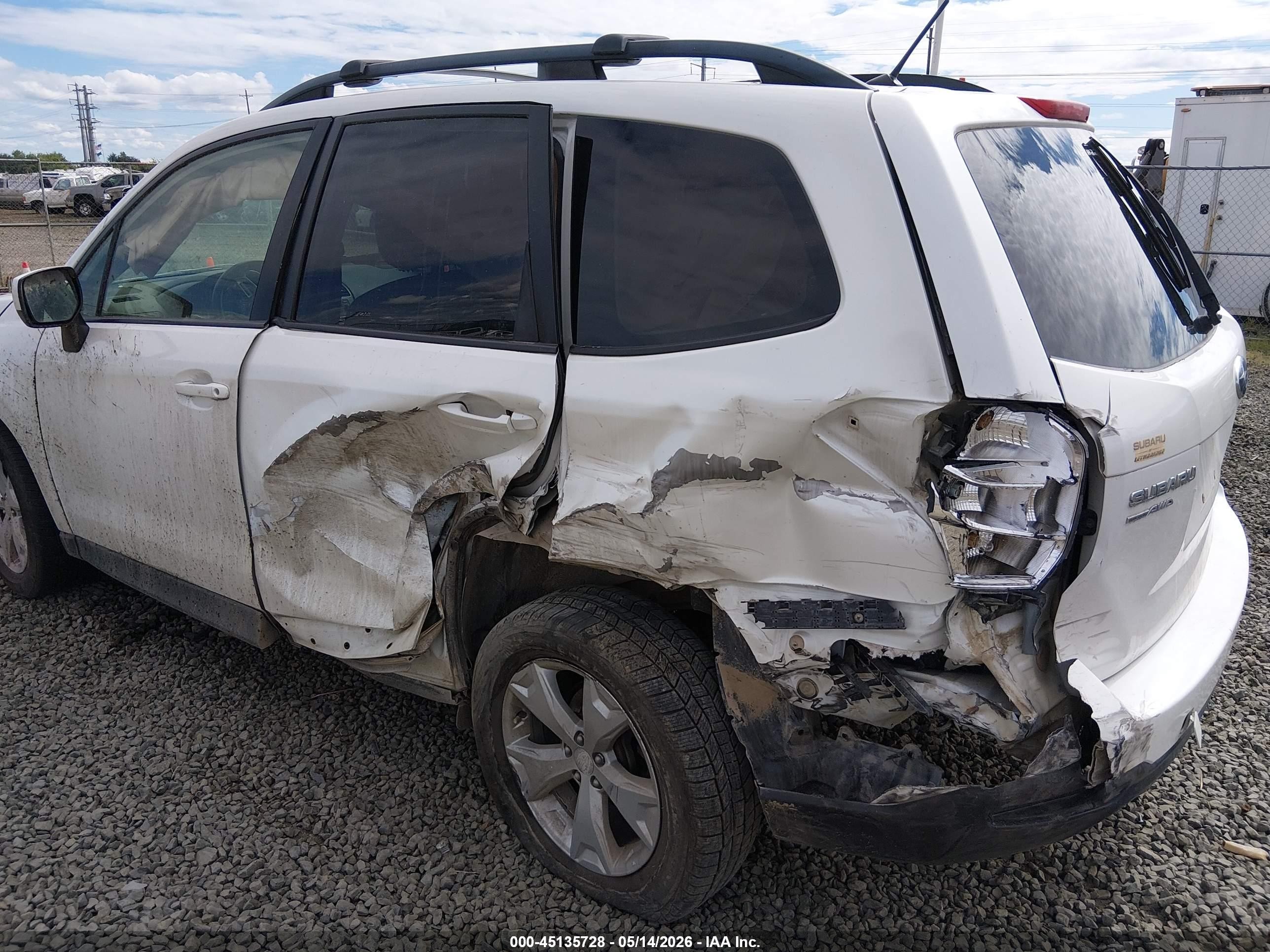 2014 Subaru Forester 2.5i/2.5i Premium White vin: JF2SJCBC5EH533809