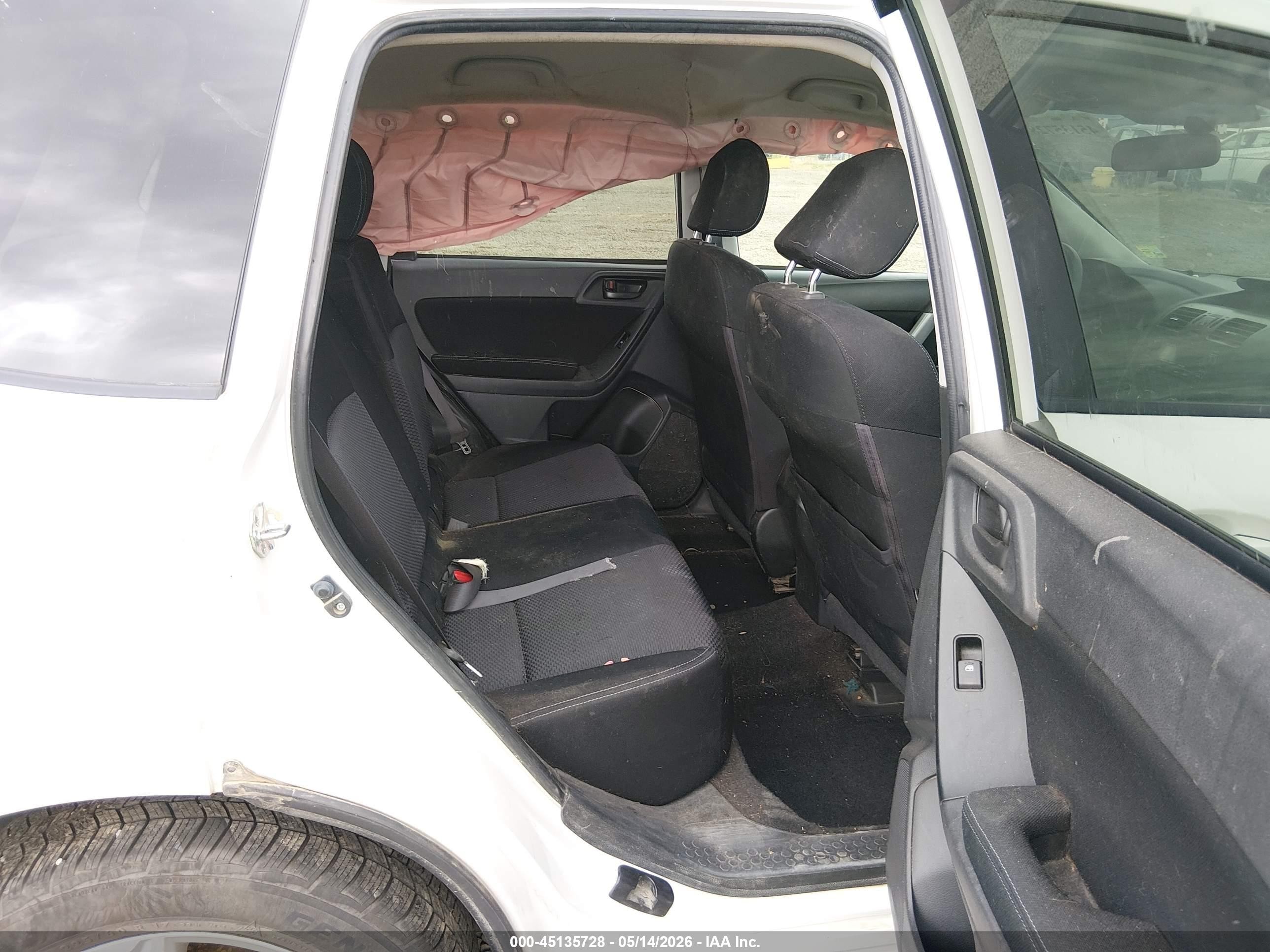 2014 Subaru Forester 2.5i/2.5i Premium White vin: JF2SJCBC5EH533809
