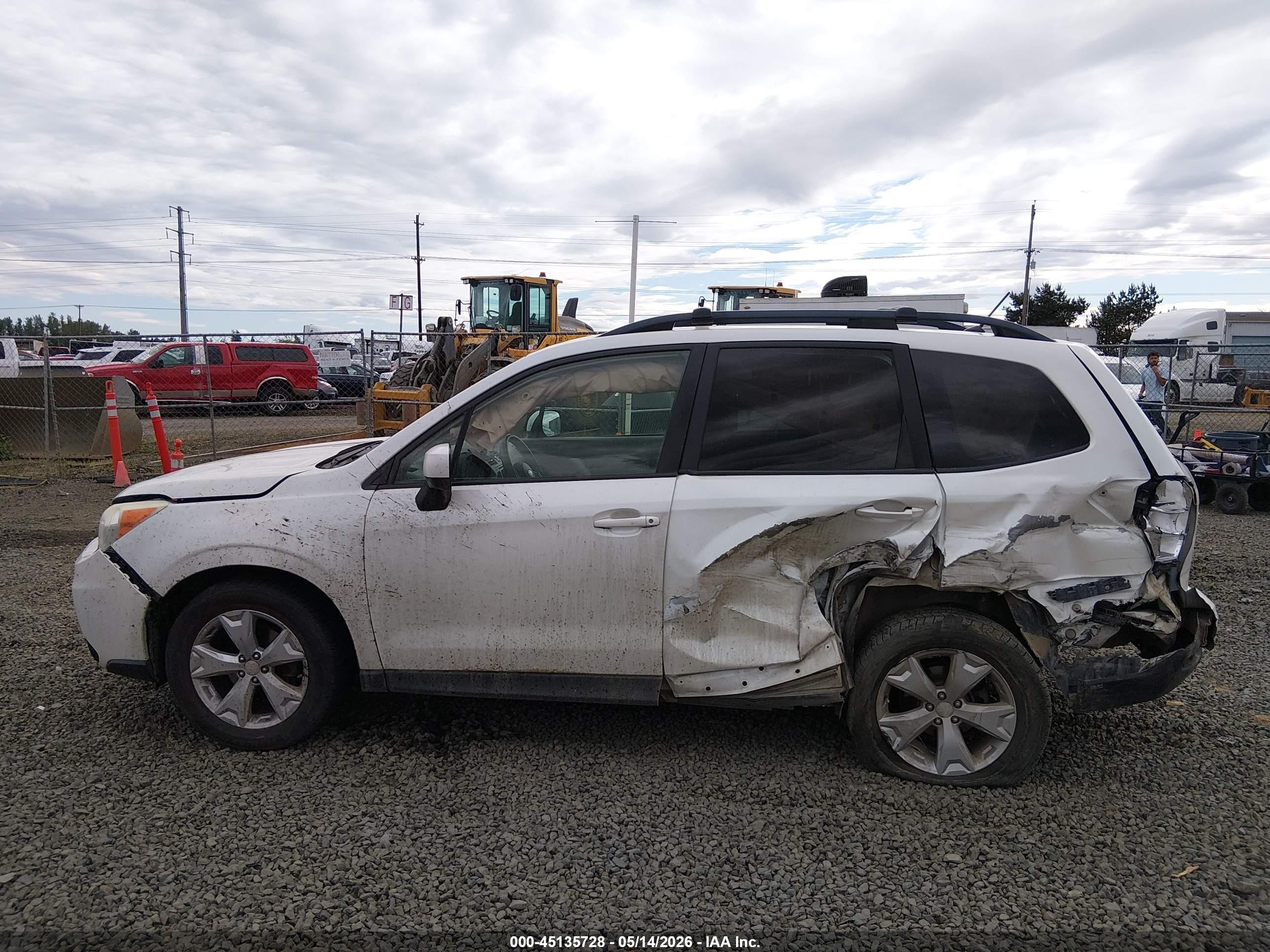 2014 Subaru Forester 2.5i/2.5i Premium White vin: JF2SJCBC5EH533809