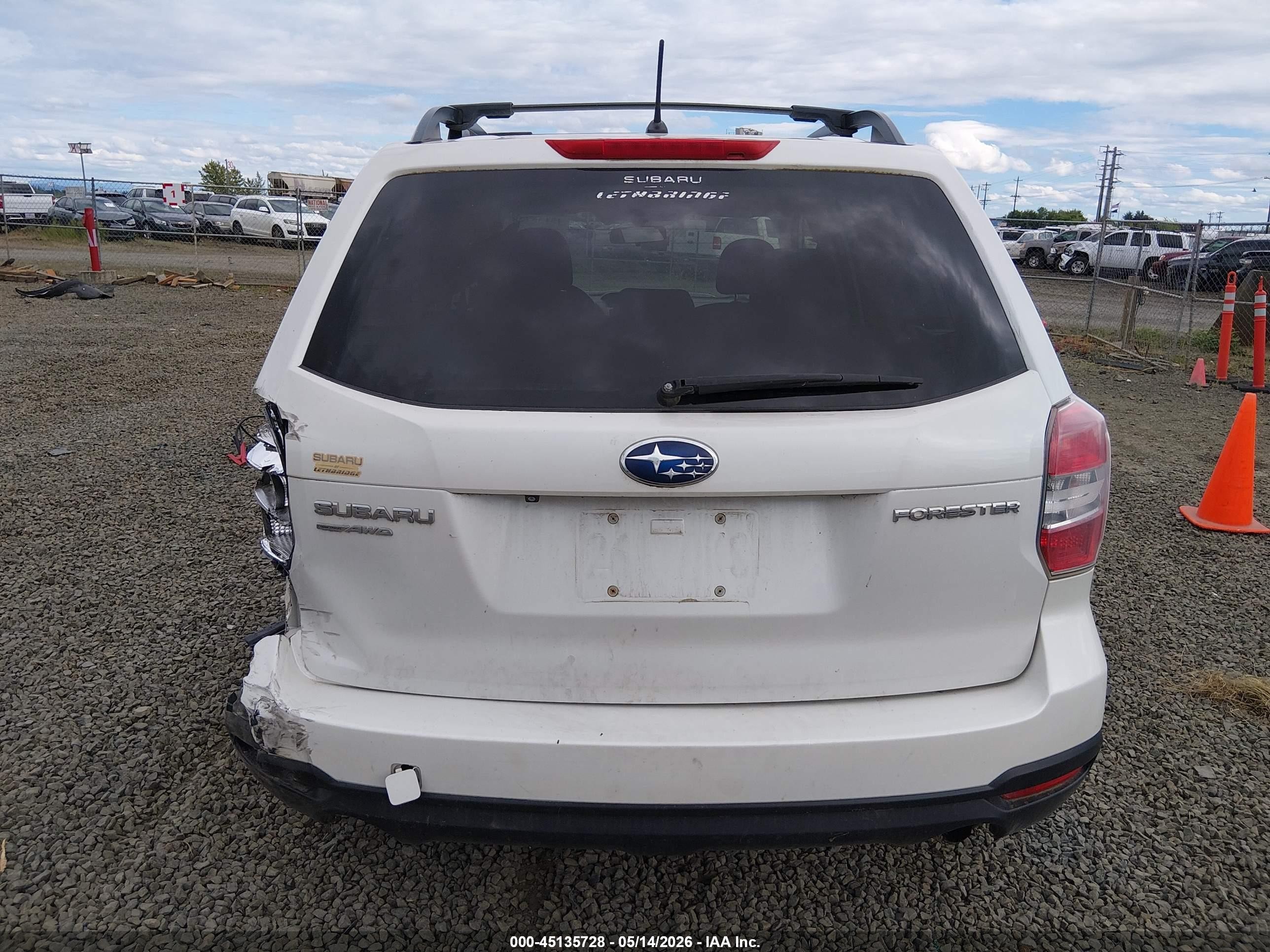 2014 Subaru Forester 2.5i/2.5i Premium White vin: JF2SJCBC5EH533809