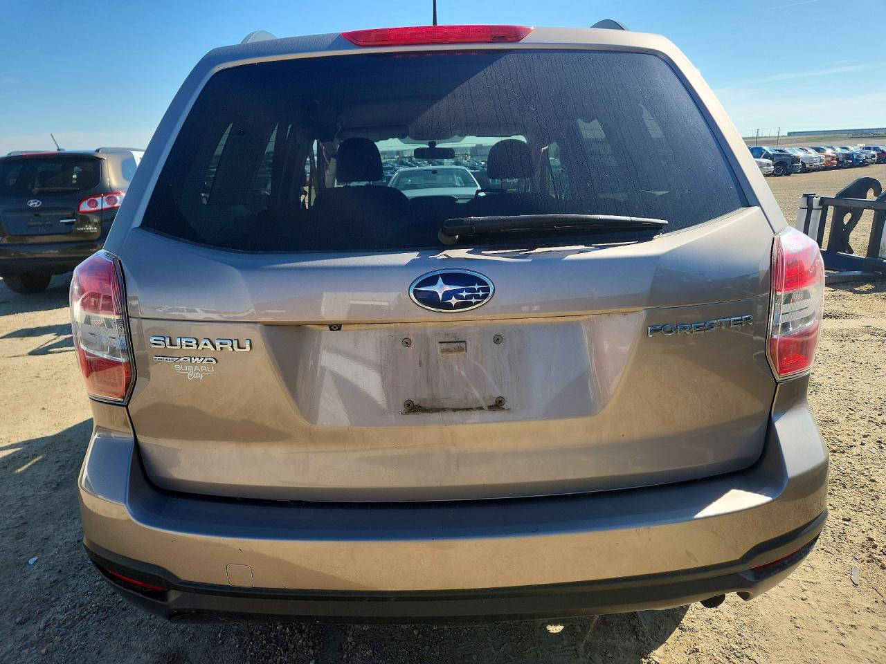 2015 Subaru Forester 2.5i Premium Бежевый vin: JF2SJCCC5FH431040