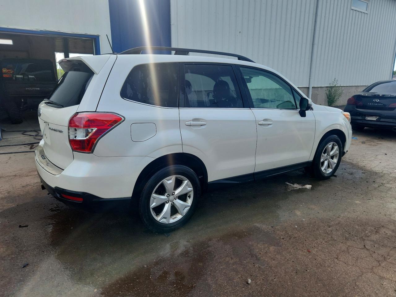 2014 Subaru Forester 2.5i Touring Белый vin: JF2SJCLC3EH458588