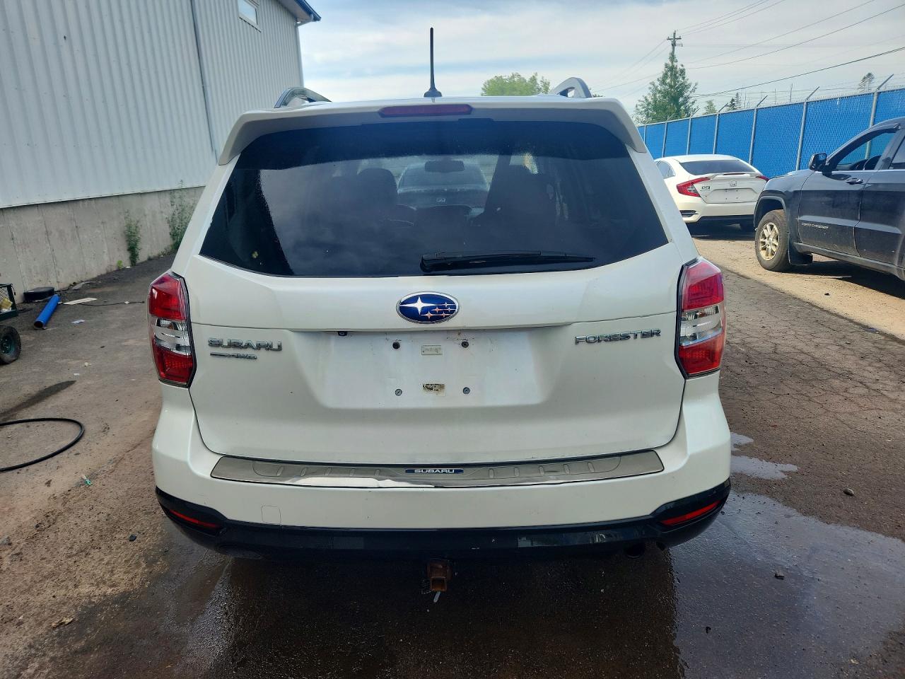 2014 Subaru Forester 2.5i Touring Белый vin: JF2SJCLC3EH458588