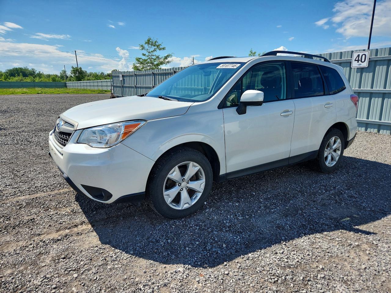 2015 Subaru Forester 2.5i White vin: JF2SJCNC0FH840656