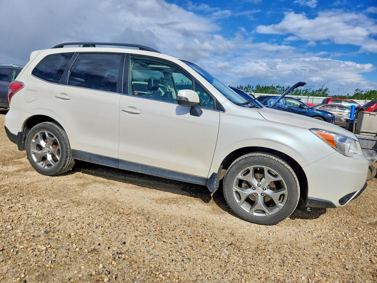 2015 Subaru Forester 2.5i Touring White vin: JF2SJCTC9FH419473