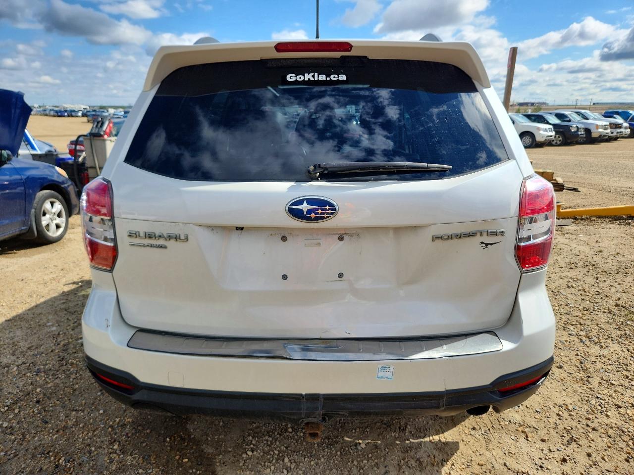 2015 Subaru Forester 2.5i Touring White vin: JF2SJCTC9FH419473