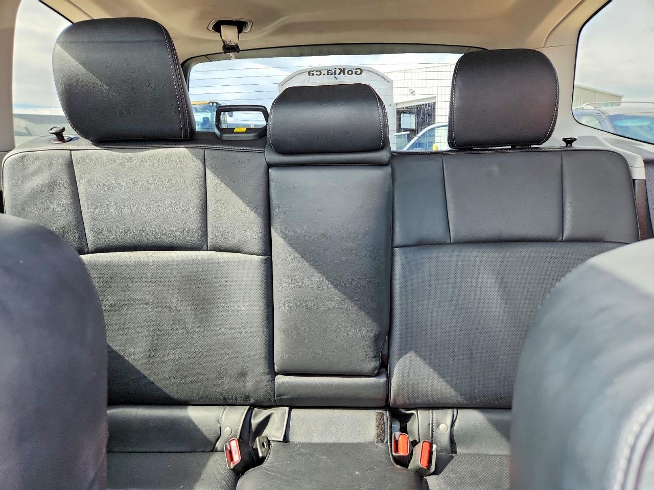 2015 Subaru Forester 2.5i Touring White vin: JF2SJCTC9FH419473