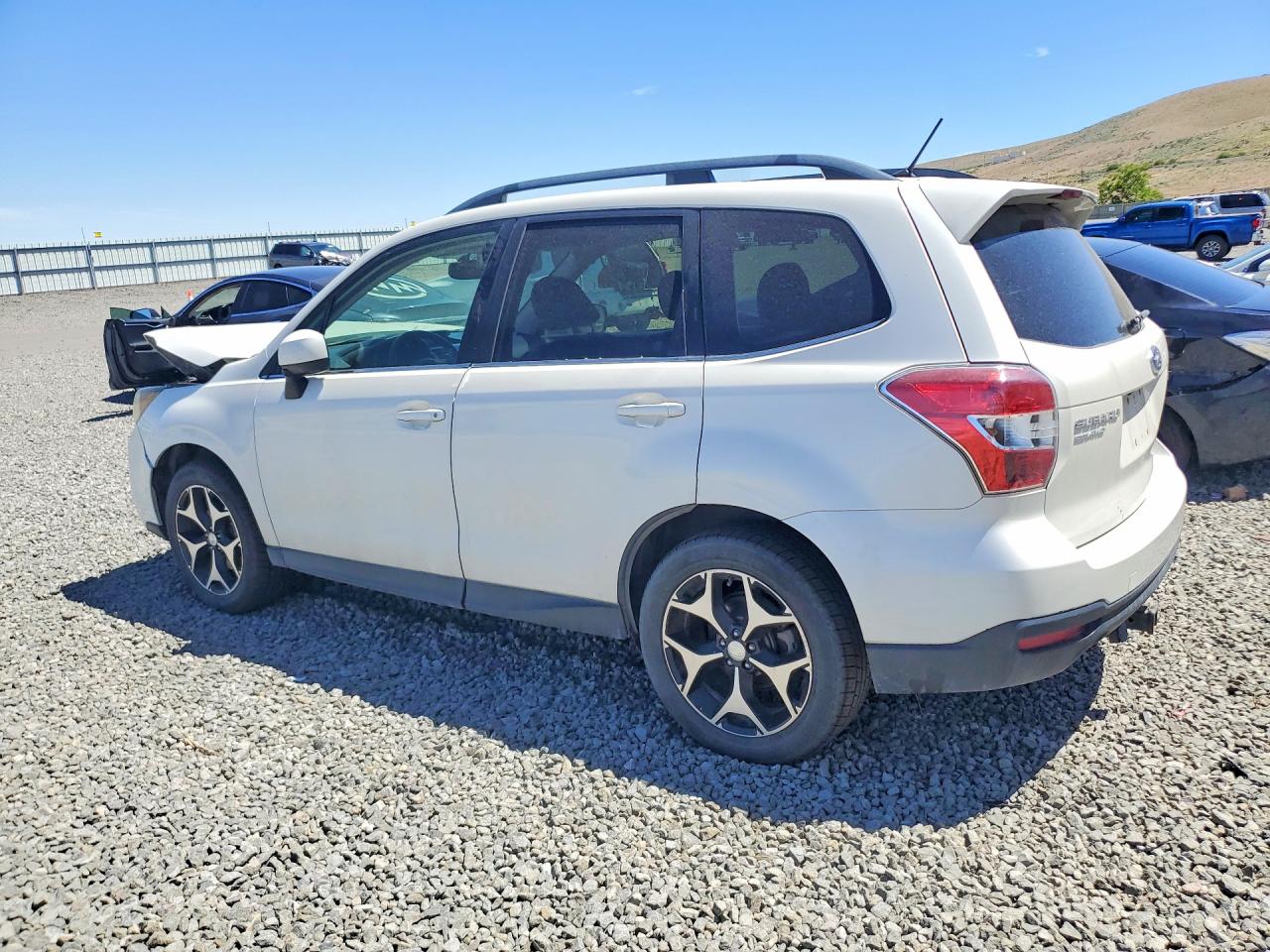 2015 Subaru Forester 2.0xt Premium White vin: JF2SJGDC3FH482459