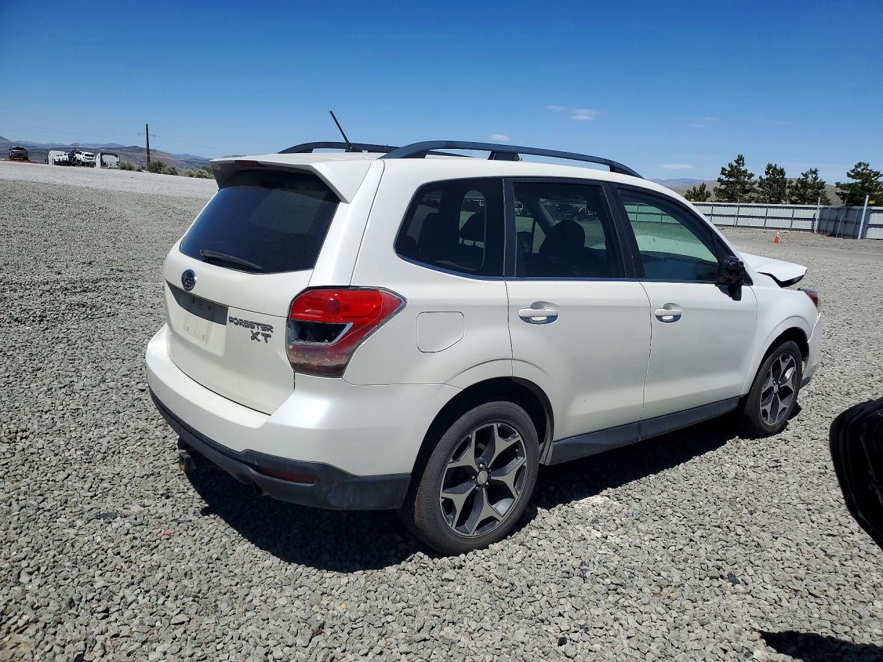 2015 Subaru Forester 2.0xt Premium White vin: JF2SJGDC3FH482459