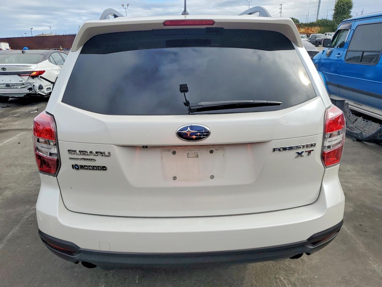 2015 Subaru Forester 2.0xt Premium White vin: JF2SJGDC5FH455988