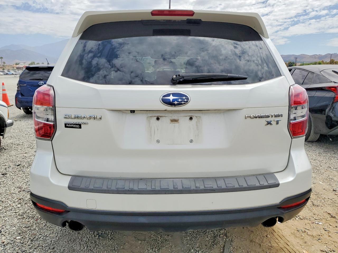 2014 Subaru Forester 2.0xt Touring White vin: JF2SJGMC4EH510378