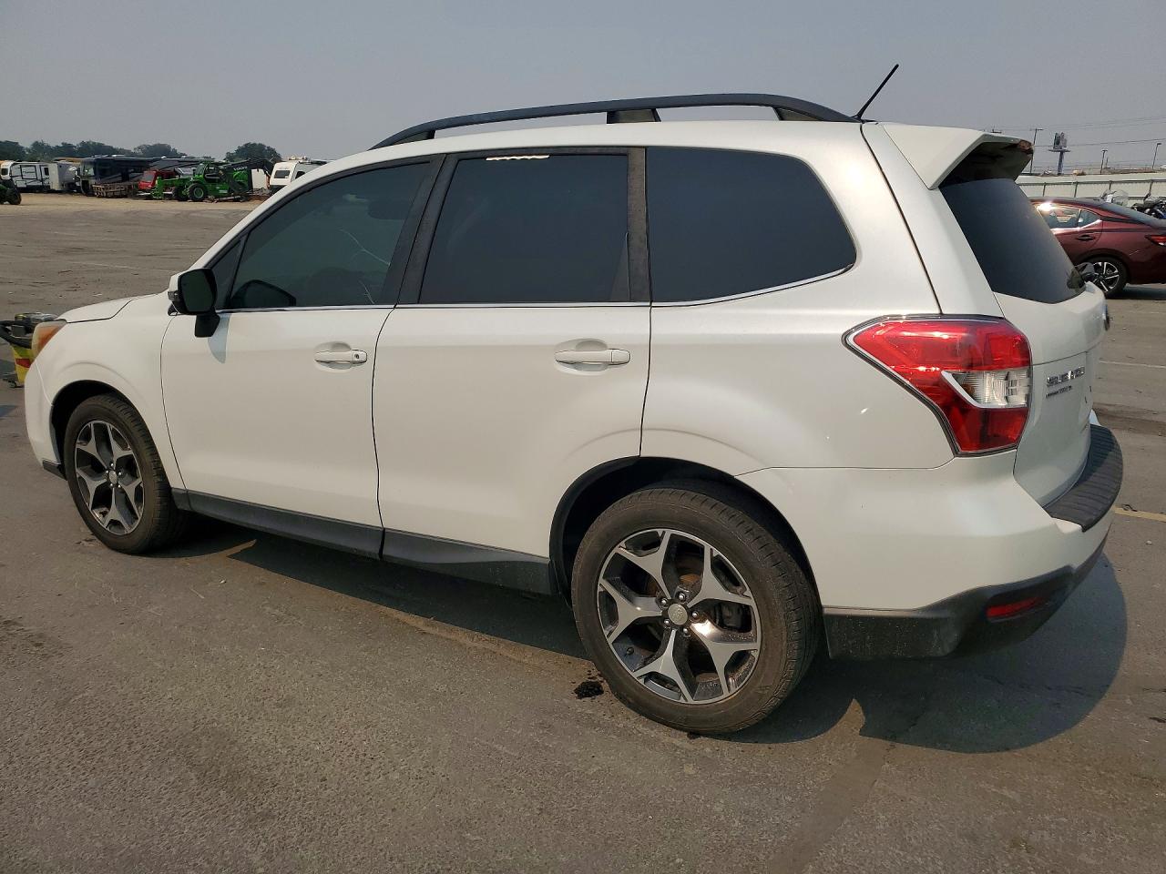 2014 Subaru Forester 2.0xt Touring White vin: JF2SJGMCXEH479802