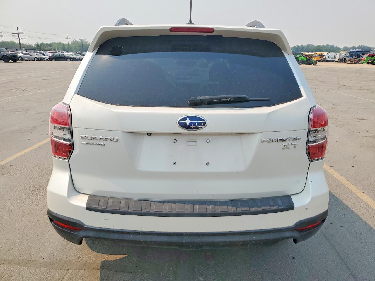 2014 Subaru Forester 2.0xt Touring White vin: JF2SJGMCXEH479802