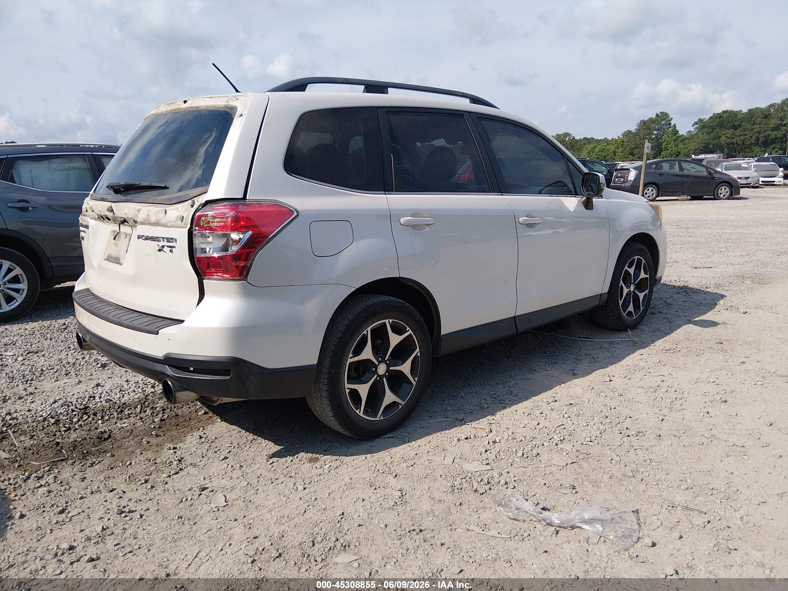 2014 Subaru Forester 2.0xt Touring White vin: JF2SJGPC4EH441171