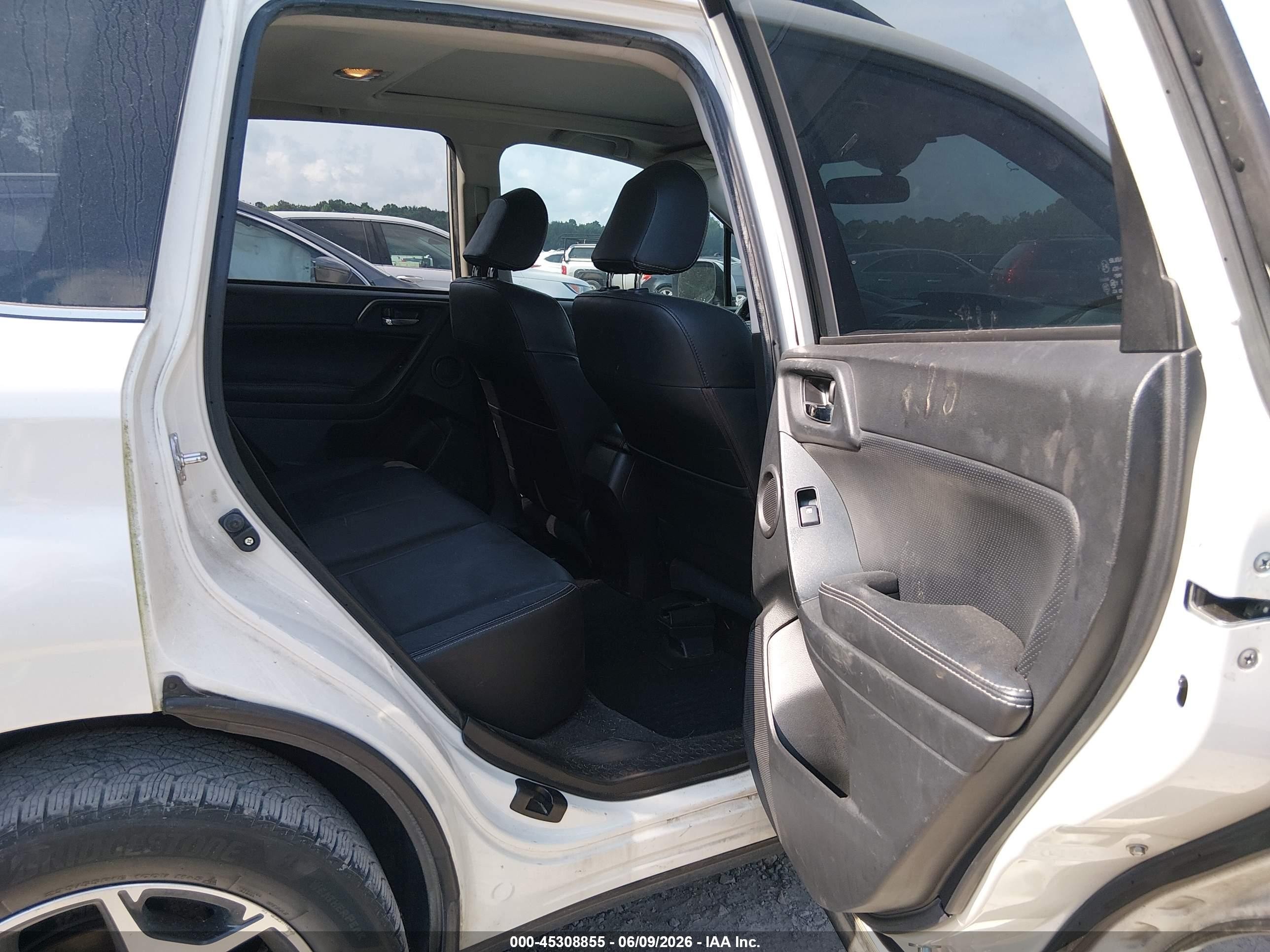 2014 Subaru Forester 2.0xt Touring White vin: JF2SJGPC4EH441171