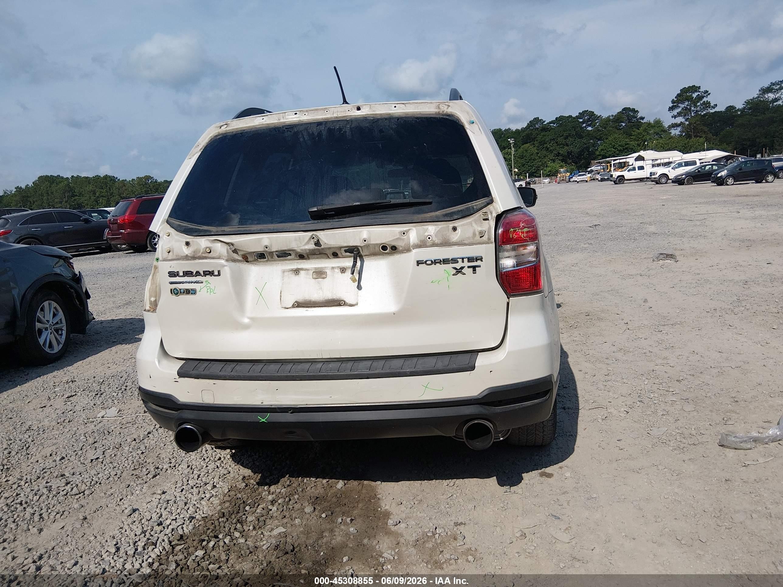2014 Subaru Forester 2.0xt Touring White vin: JF2SJGPC4EH441171