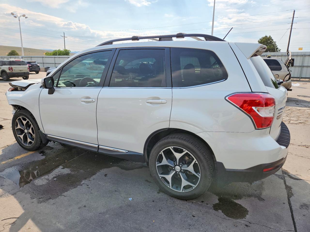 2015 Subaru Forester 2.0xt Touring Белый vin: JF2SJGUC0FH584382