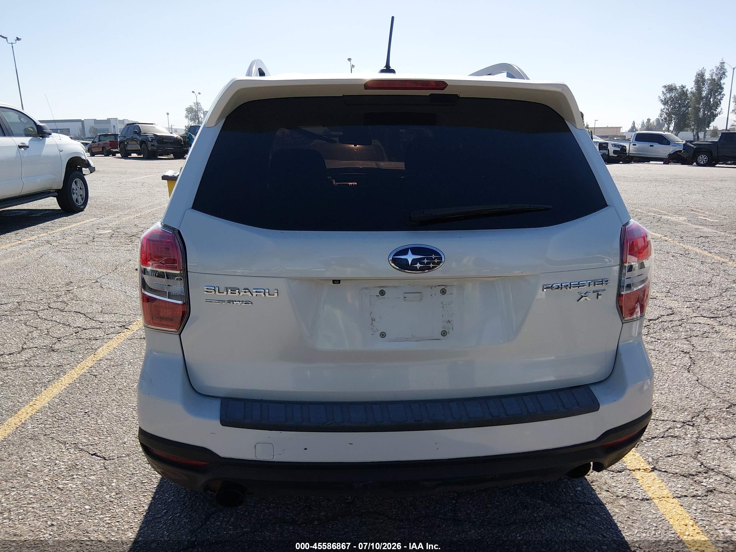 2015 Subaru Forester 2.0xt Touring White vin: JF2SJGUC2FH455074