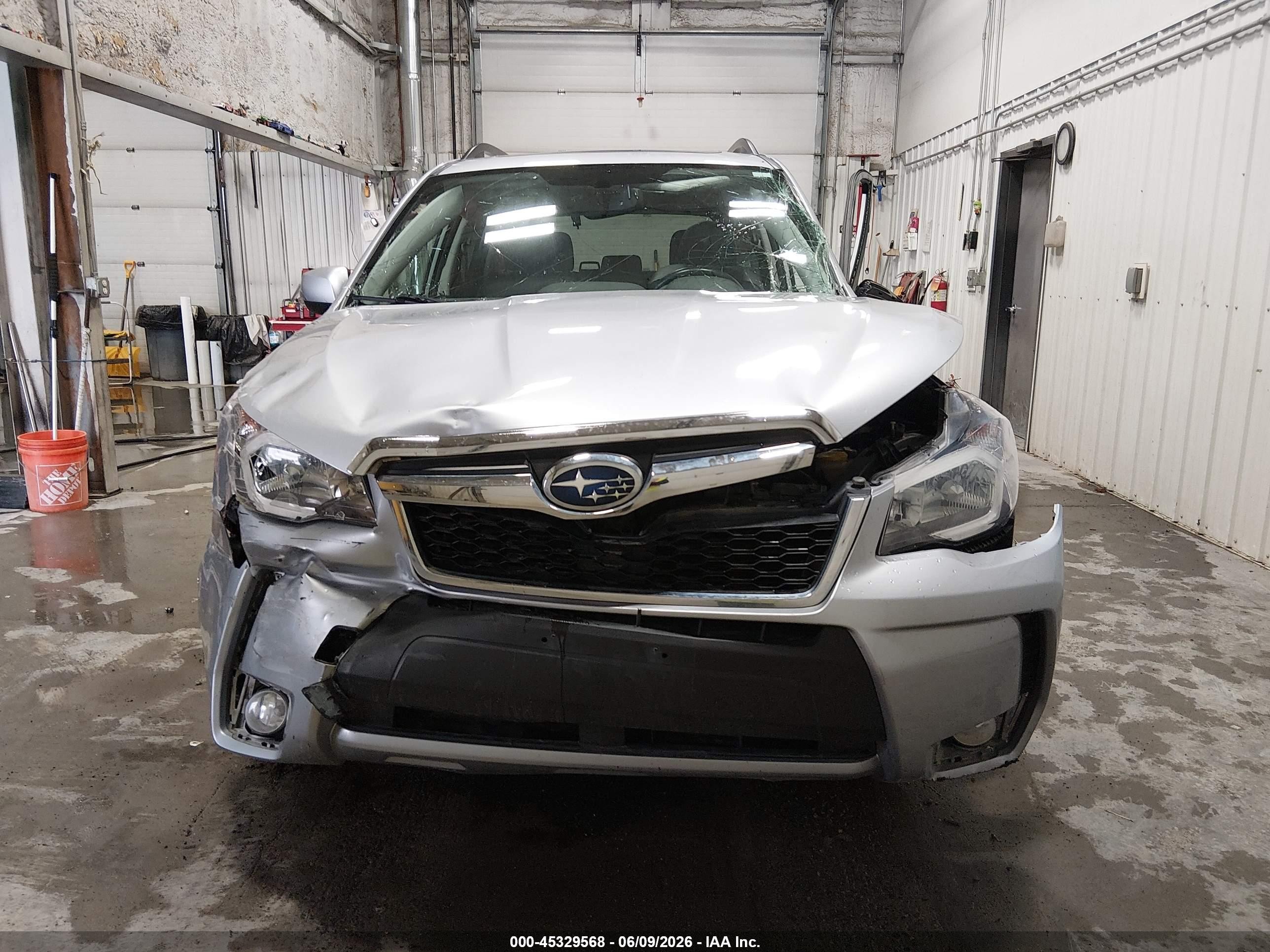 2015 Subaru Forester 2.0xt Touring Серебряный vin: JF2SJGUC8FH402542