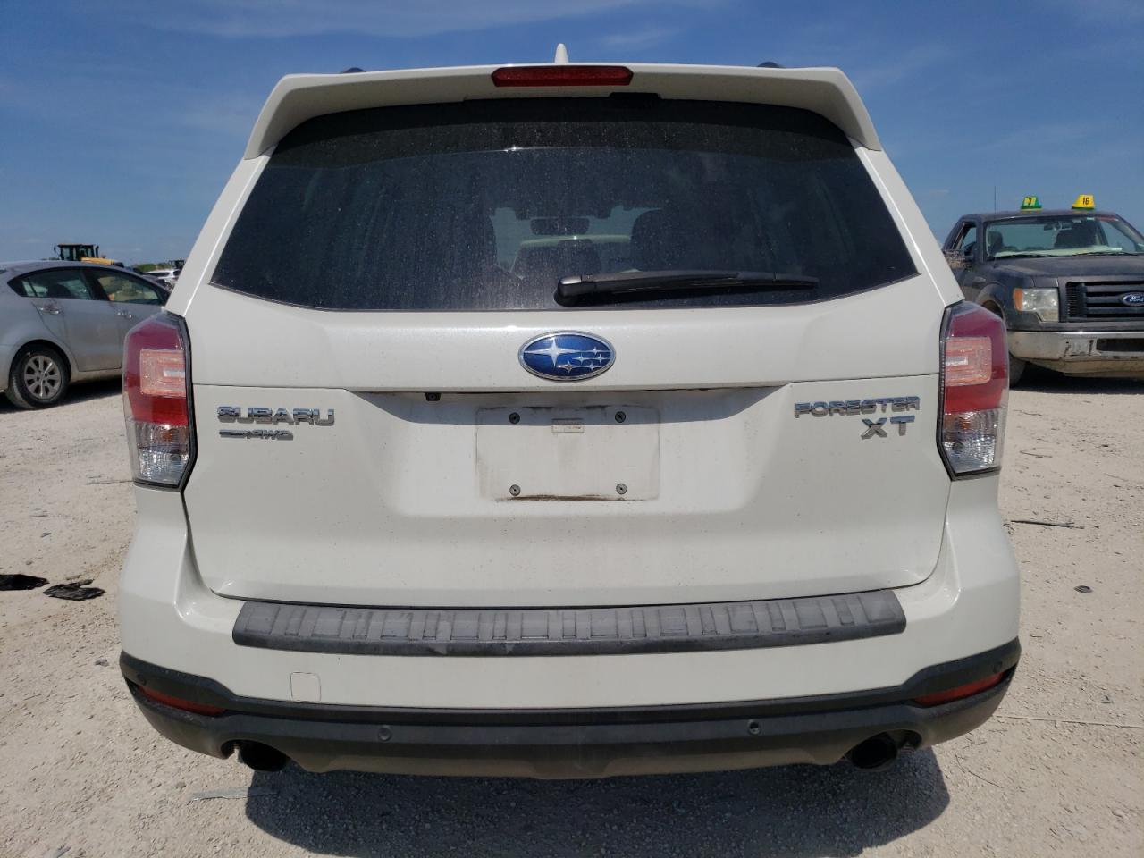 2017 Subaru Forester 2.0xt Touring White vin: JF2SJGWC0HH584673