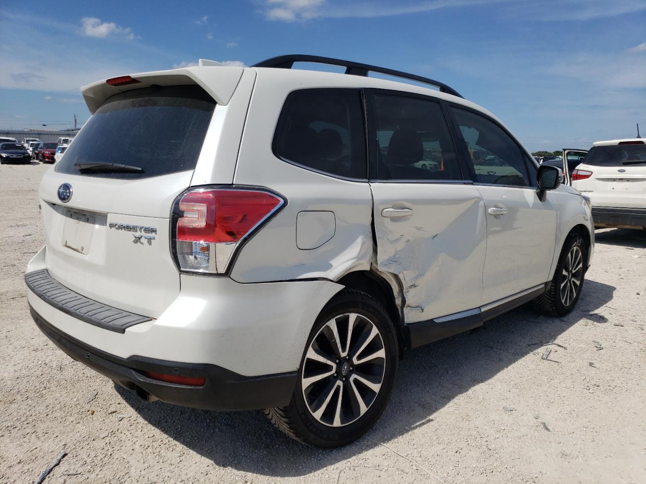 2017 Subaru Forester 2.0xt Touring White vin: JF2SJGWC0HH584673