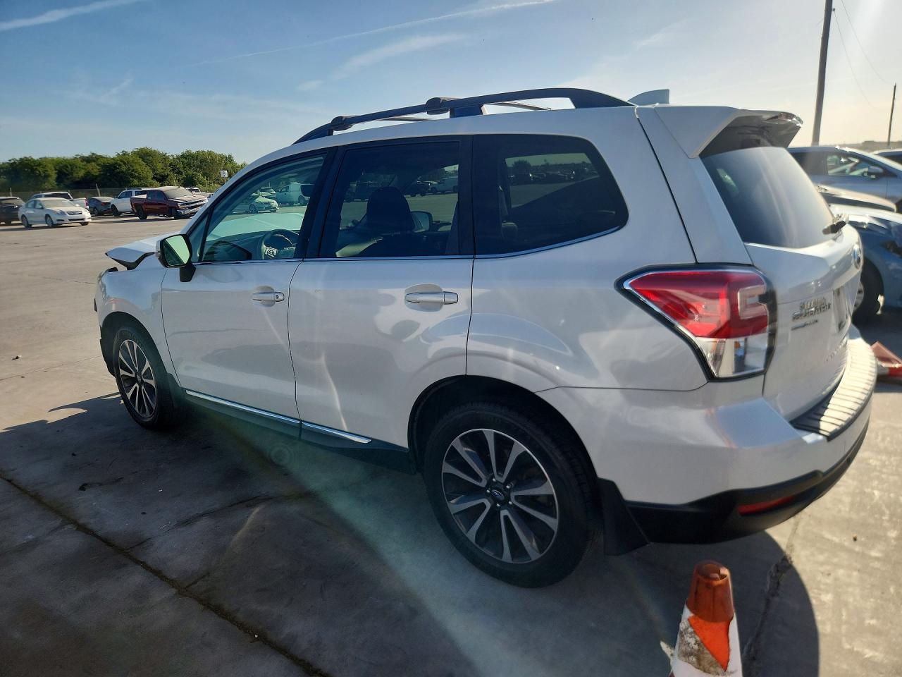 2017 Subaru Forester 2.0xt Touring White vin: JF2SJGWC5HH471382