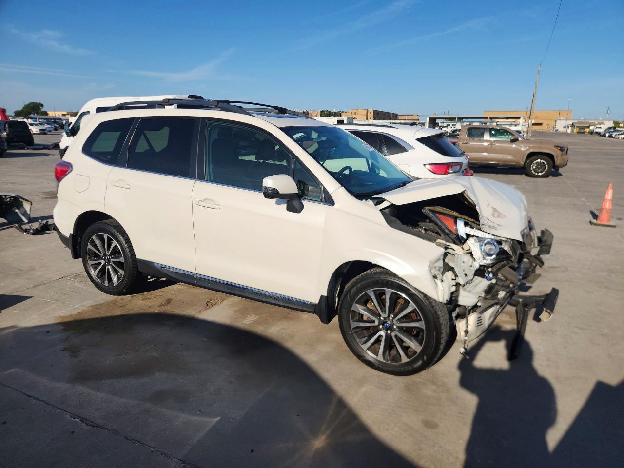 2017 Subaru Forester 2.0xt Touring White vin: JF2SJGWC5HH471382