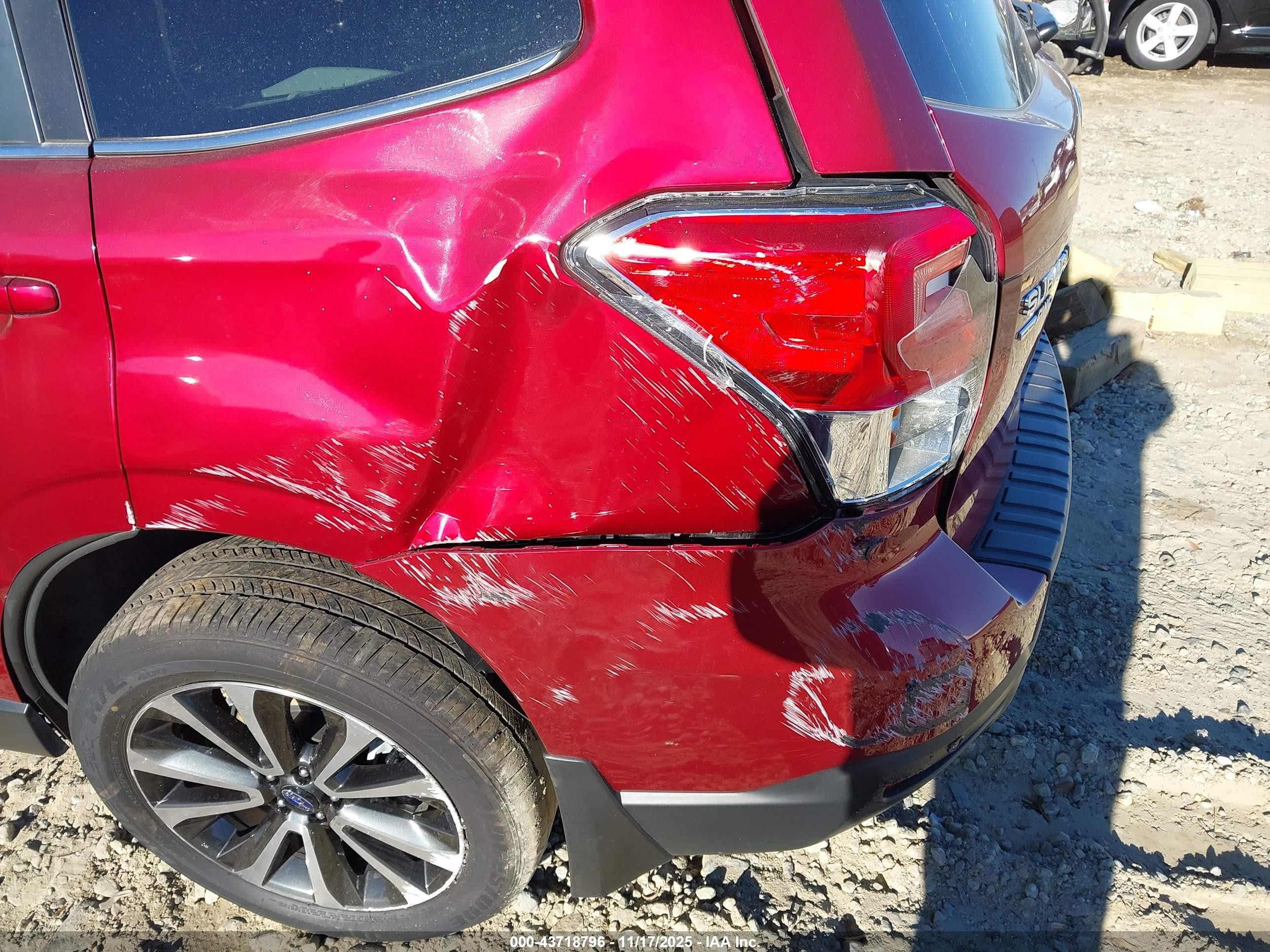 2018 Subaru Forester 2.0xt Touring Red vin: JF2SJGWC5JH473705