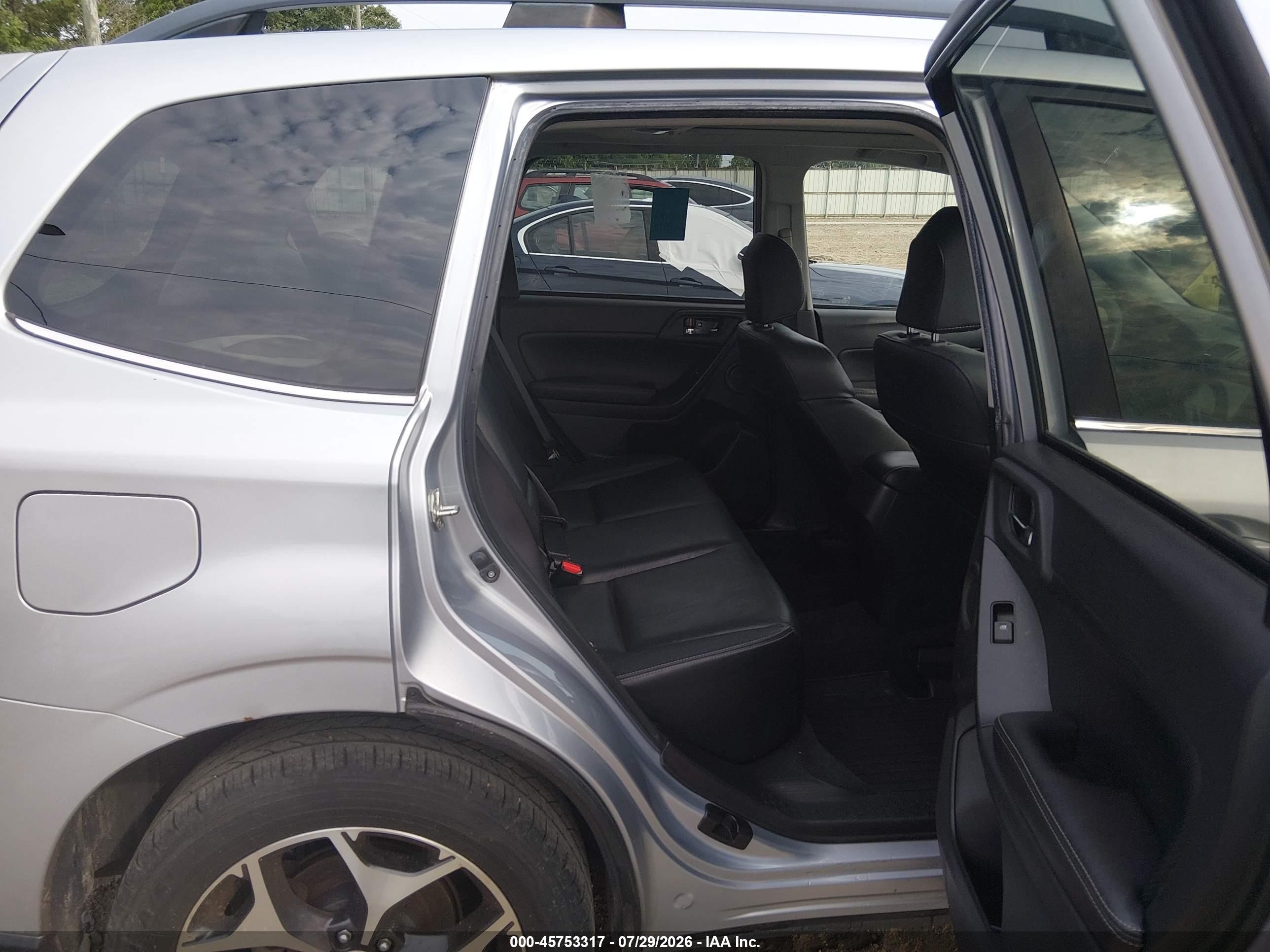 2015 Subaru Forester 2.0xt Touring Silver vin: JF2SJGWC8FH421072