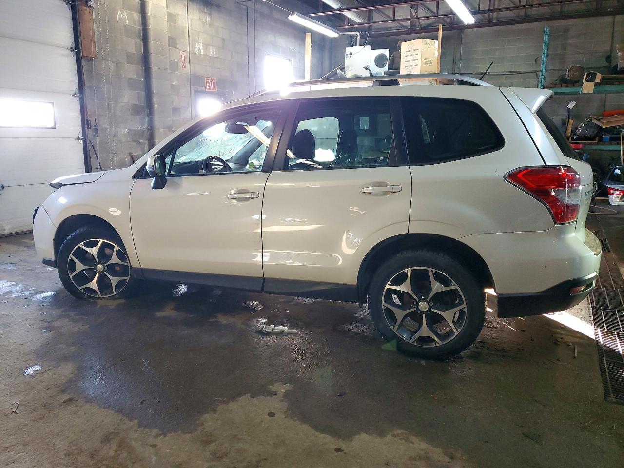 2015 Subaru Forester 2.0xt Touring Белый vin: JF2SJHWC4FH403366