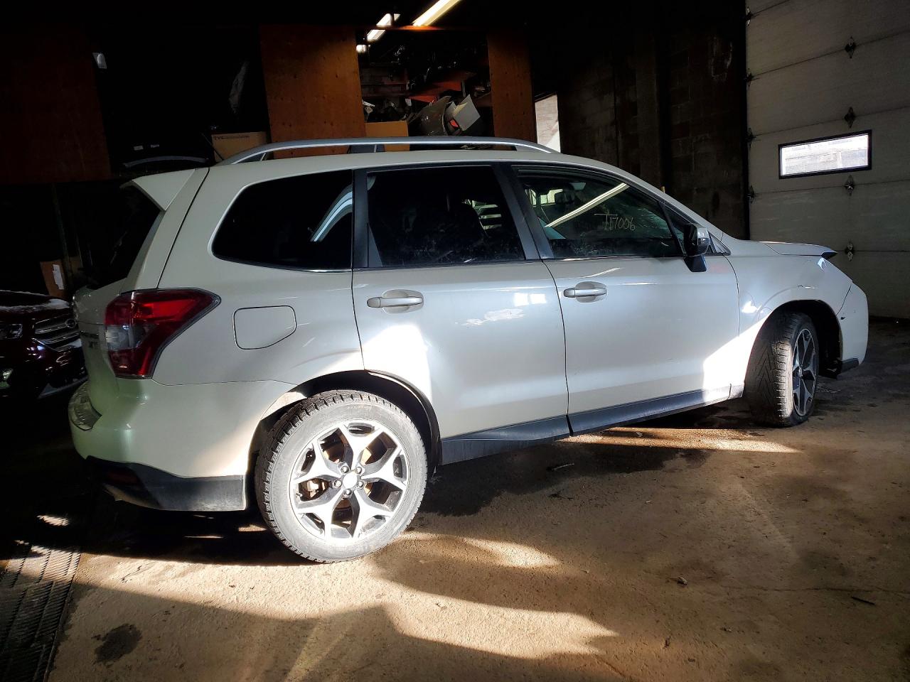 2015 Subaru Forester 2.0xt Touring Белый vin: JF2SJHWC4FH403366